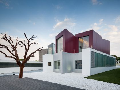 An Eco-Friendly Modern Home with Stunning and Asymmetrical Exterior in Madrid, Spain by ABIBOO Architecture (2)