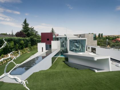 An Eco-Friendly Modern Home with Stunning and Asymmetrical Exterior in Madrid, Spain by ABIBOO Architecture (3)