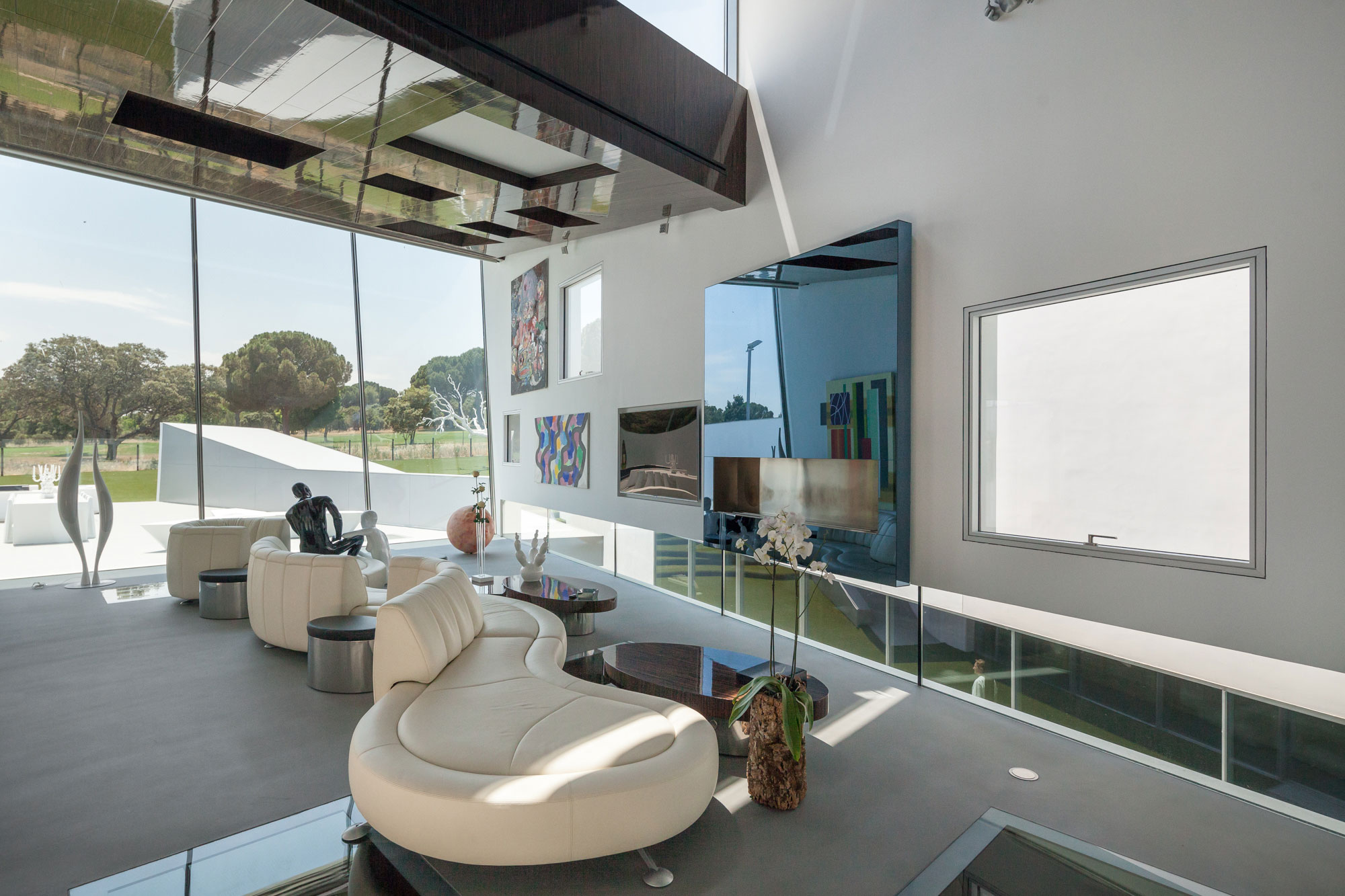 An Eco-Friendly Modern Home with Stunning and Asymmetrical Exterior in Madrid, Spain by ABIBOO Architecture (33)