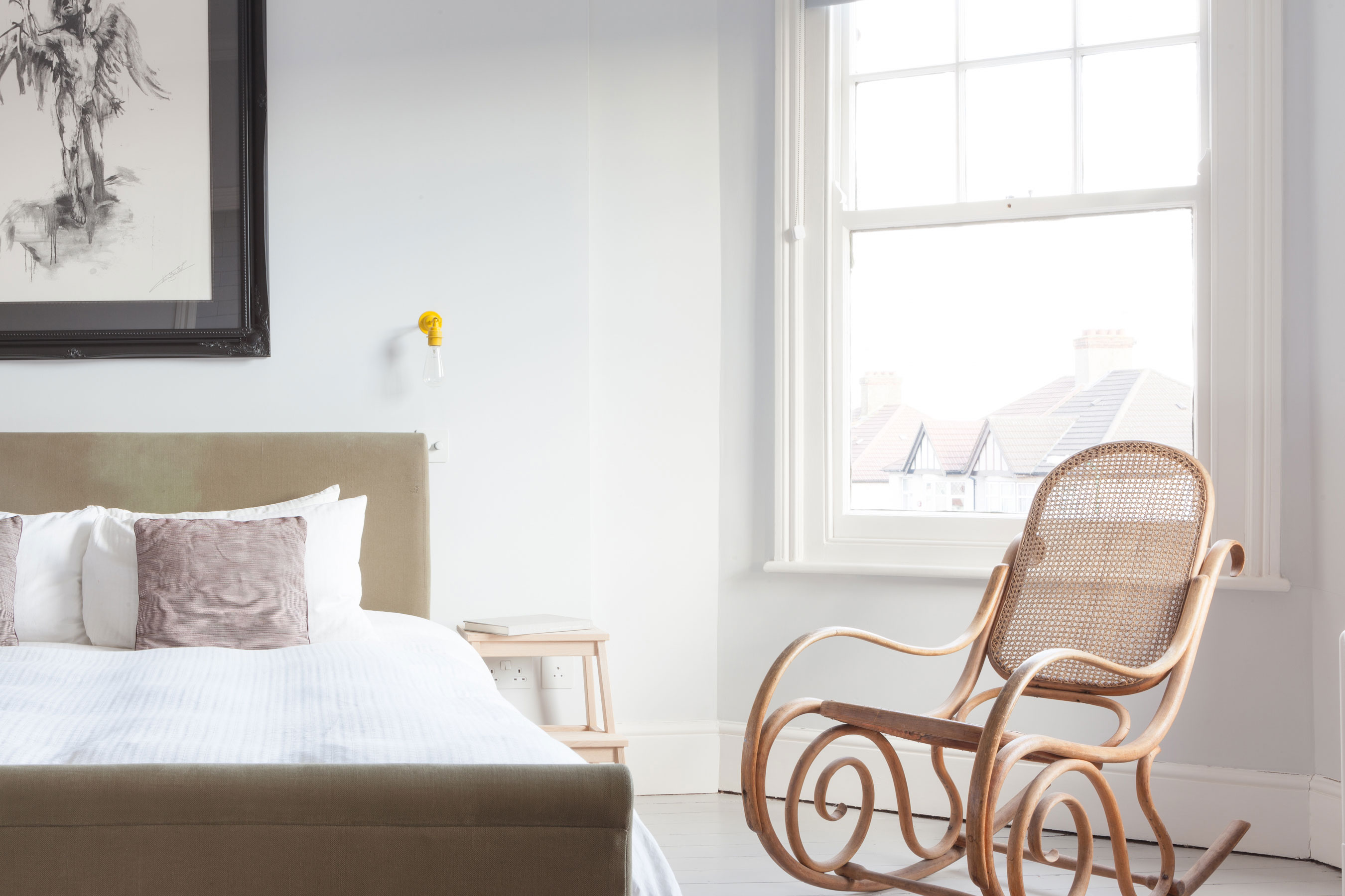 An Elegant Contemporary Home Flooded with Natural Light in London by deDraft (9)