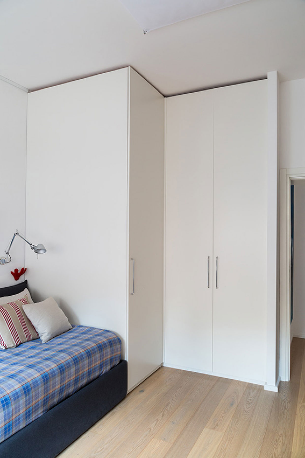 An Elegant Contemporary Home Packed with White and Playful Details in Rome, Italy by teresa paratore (15)