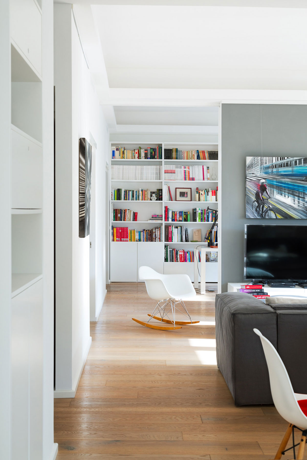 An Elegant Contemporary Home Packed with White and Playful Details in Rome, Italy by teresa paratore (2)