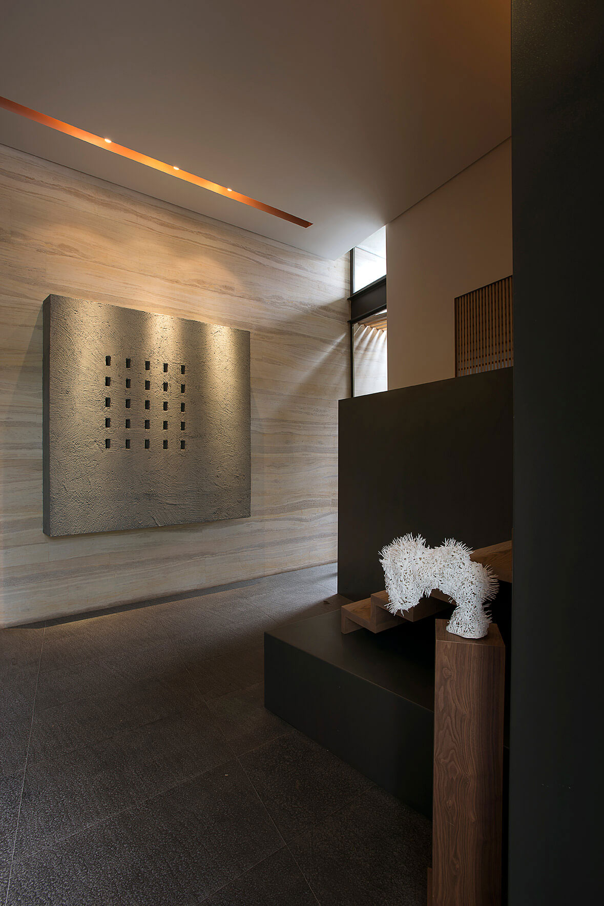 An Elegant Contemporary Home in the Lomas Country Golf Club, Mexico City by Vieyra Arquitectos (10)