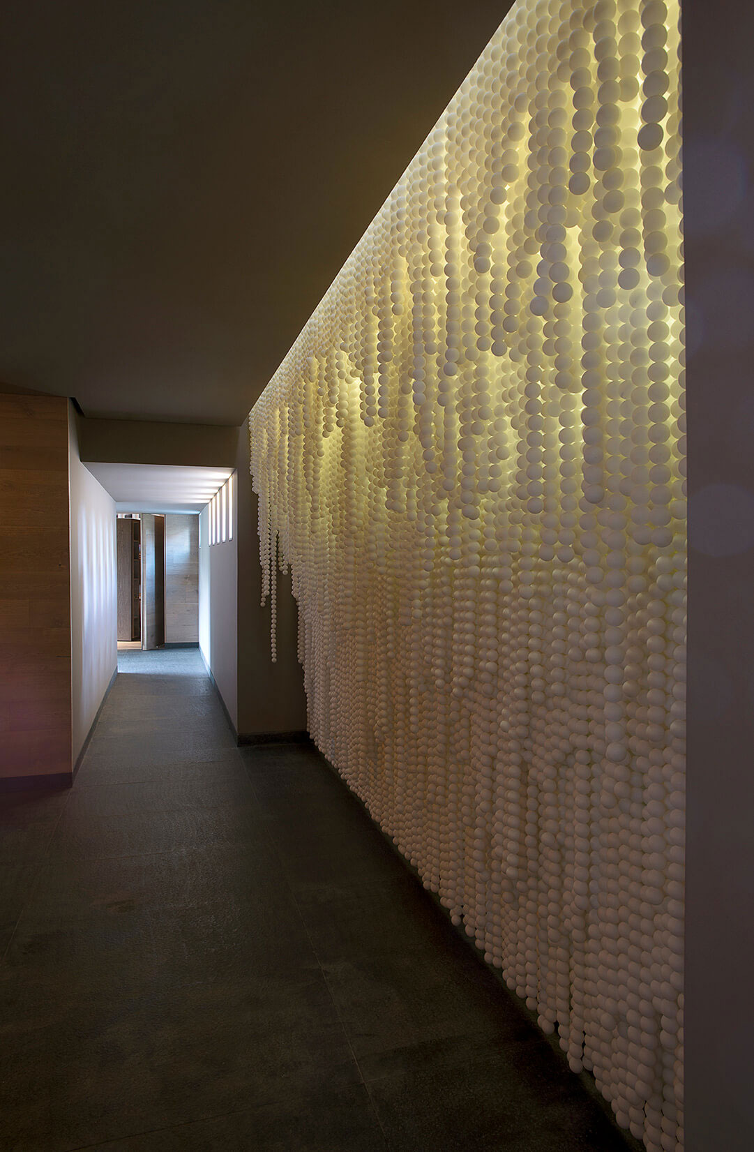 An Elegant Contemporary Home in the Lomas Country Golf Club, Mexico City by Vieyra Arquitectos (13)