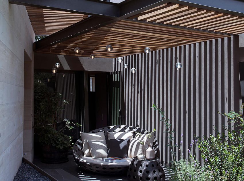 An Elegant Contemporary Home in the Lomas Country Golf Club, Mexico City by Vieyra Arquitectos (5)