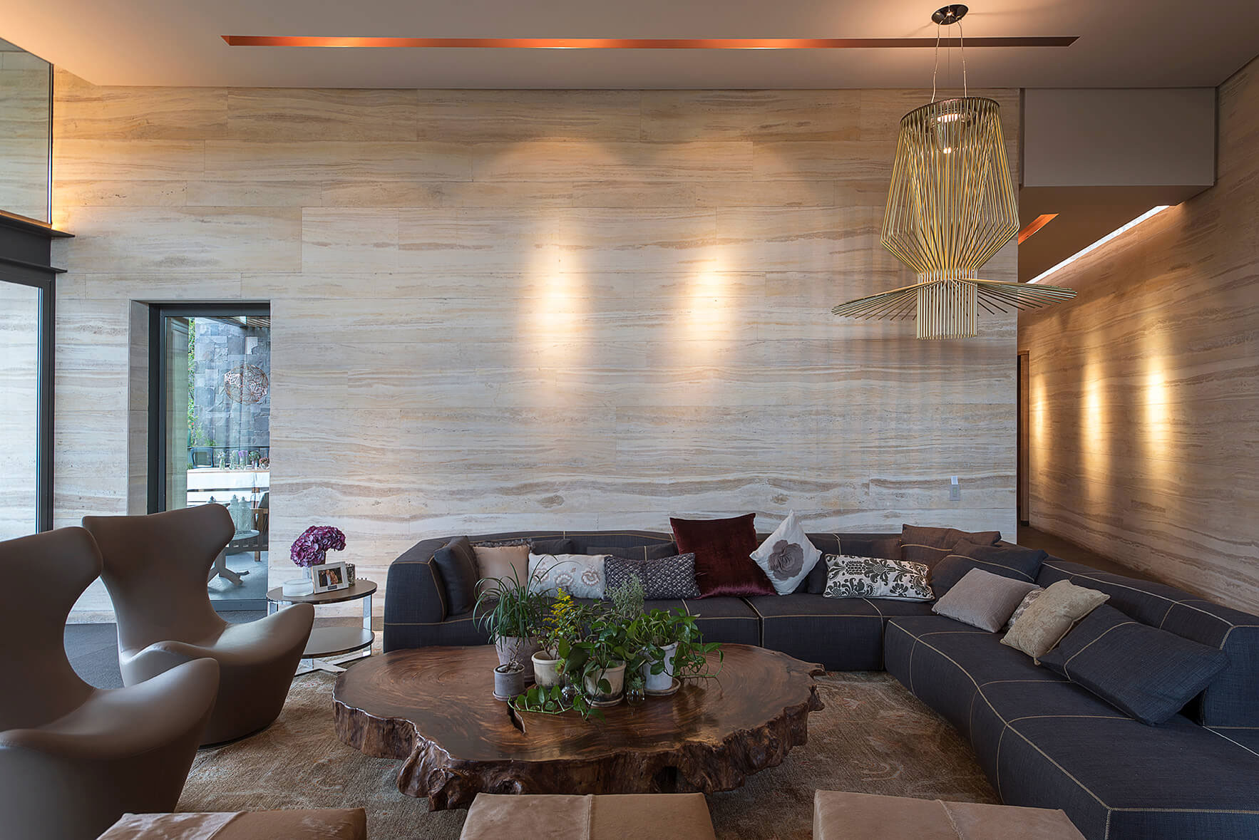 An Elegant Contemporary Home in the Lomas Country Golf Club, Mexico City by Vieyra Arquitectos (7)