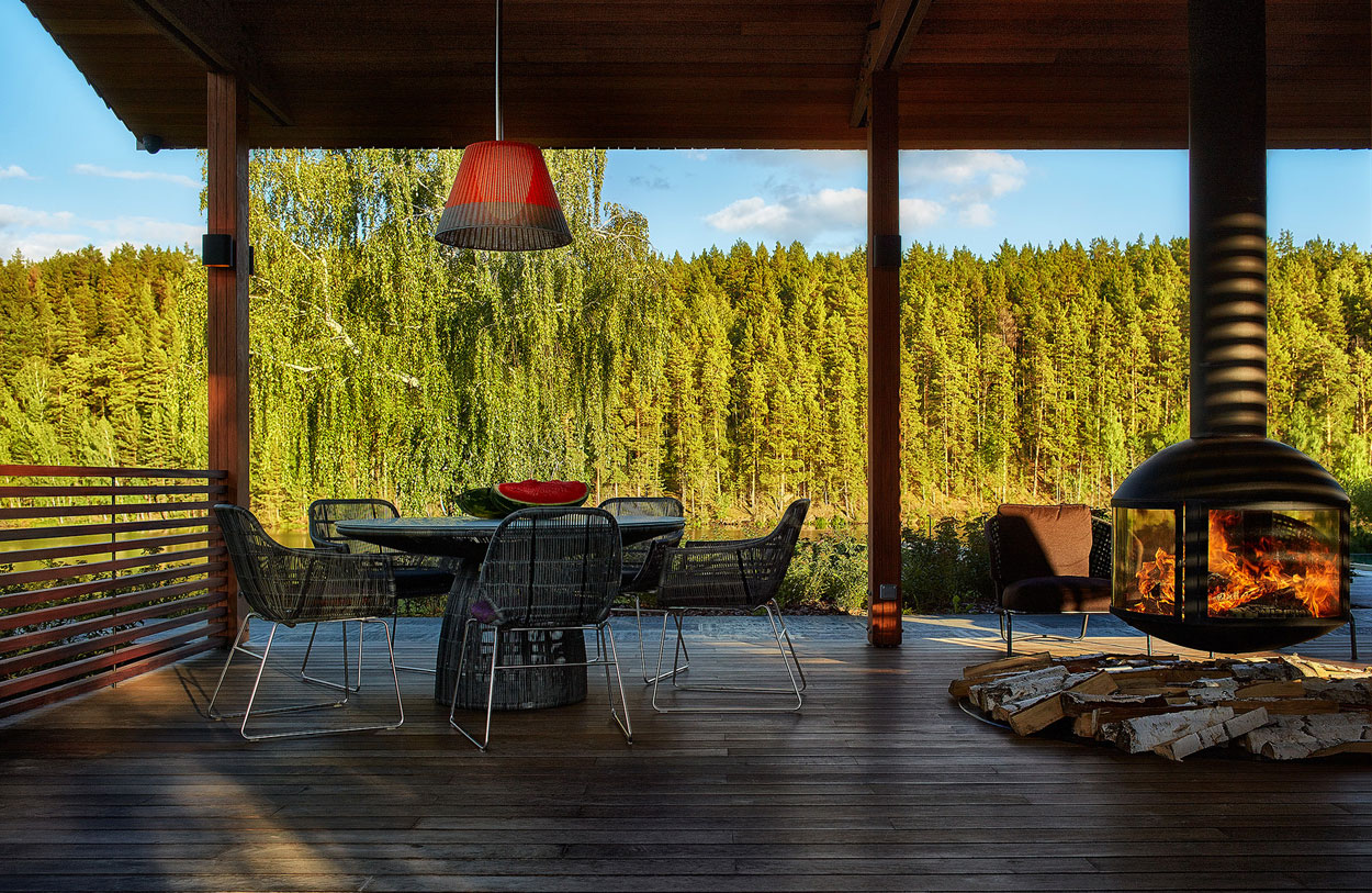 An Elegant Contemporary House by the River in Yekaterinburg, Russia by Dmitry Pozarenko (12)