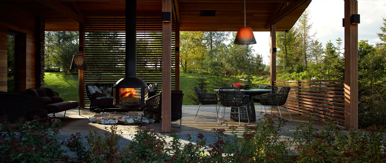 An Elegant Contemporary House by the River in Yekaterinburg, Russia by Dmitry Pozarenko (13)
