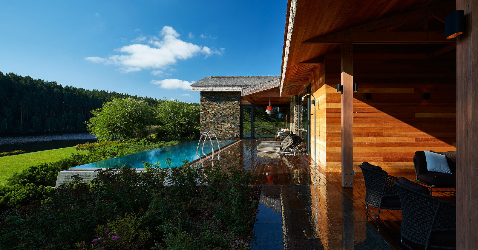 An Elegant Contemporary House by the River in Yekaterinburg, Russia by Dmitry Pozarenko (5)