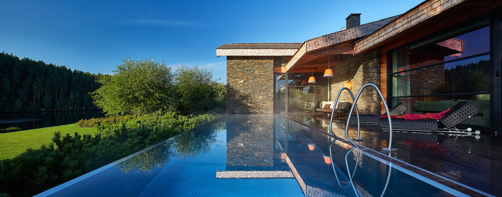 An Elegant Contemporary House by the River in Yekaterinburg, Russia by Dmitry Pozarenko (6)