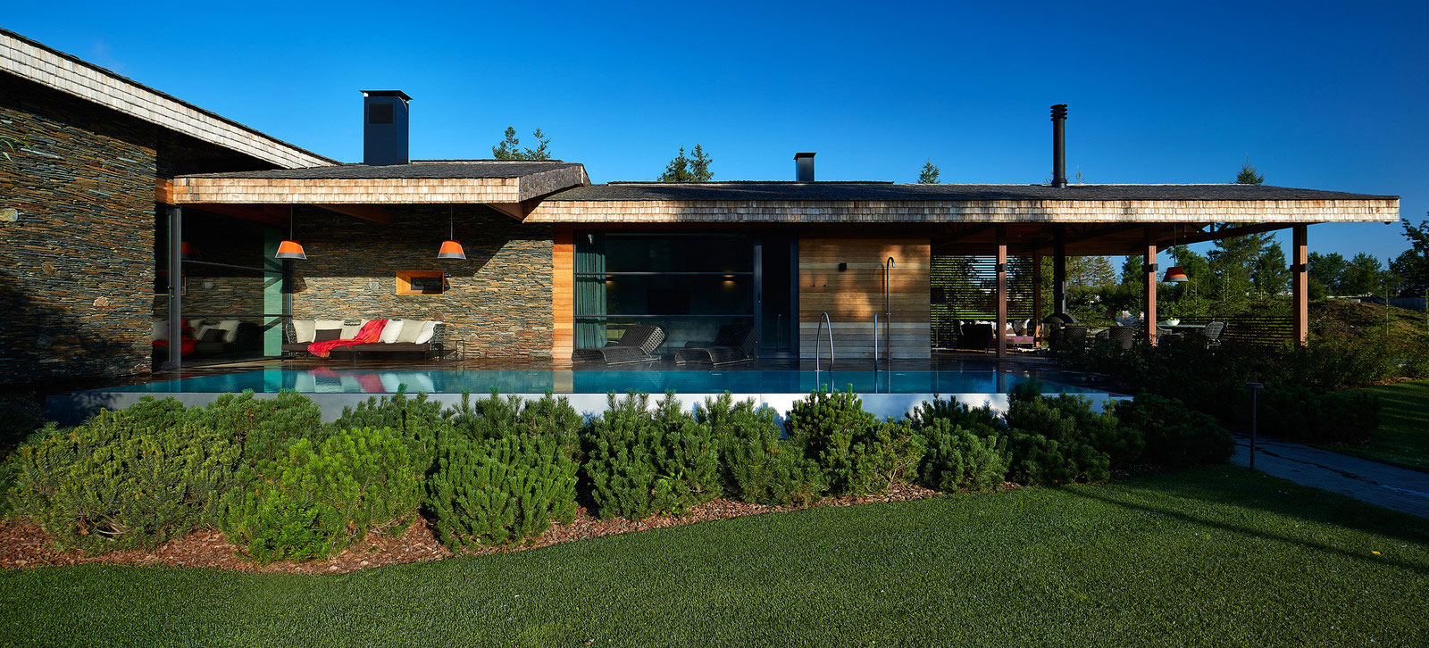An Elegant Contemporary House by the River in Yekaterinburg, Russia by Dmitry Pozarenko (8)