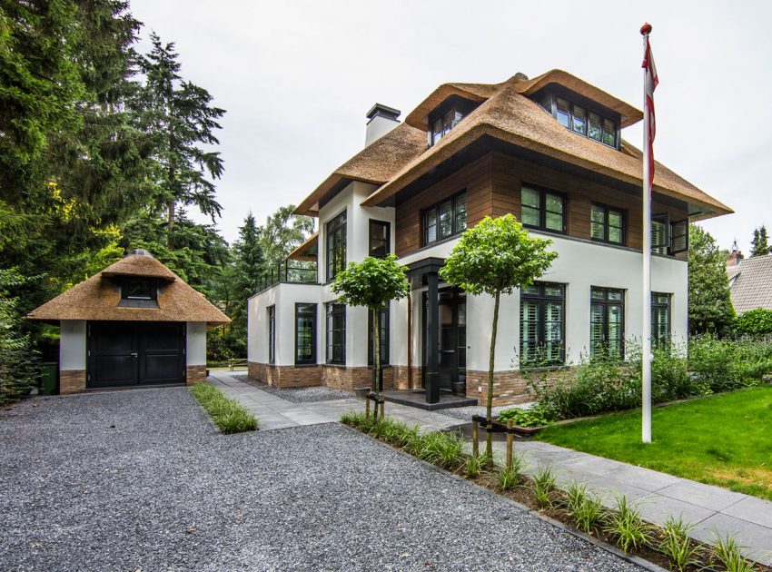 An Elegant Contemporary Villa in the Forests of Naarden, The Netherlands by DENOLDERVLEUGELS Architects & Associates (1)