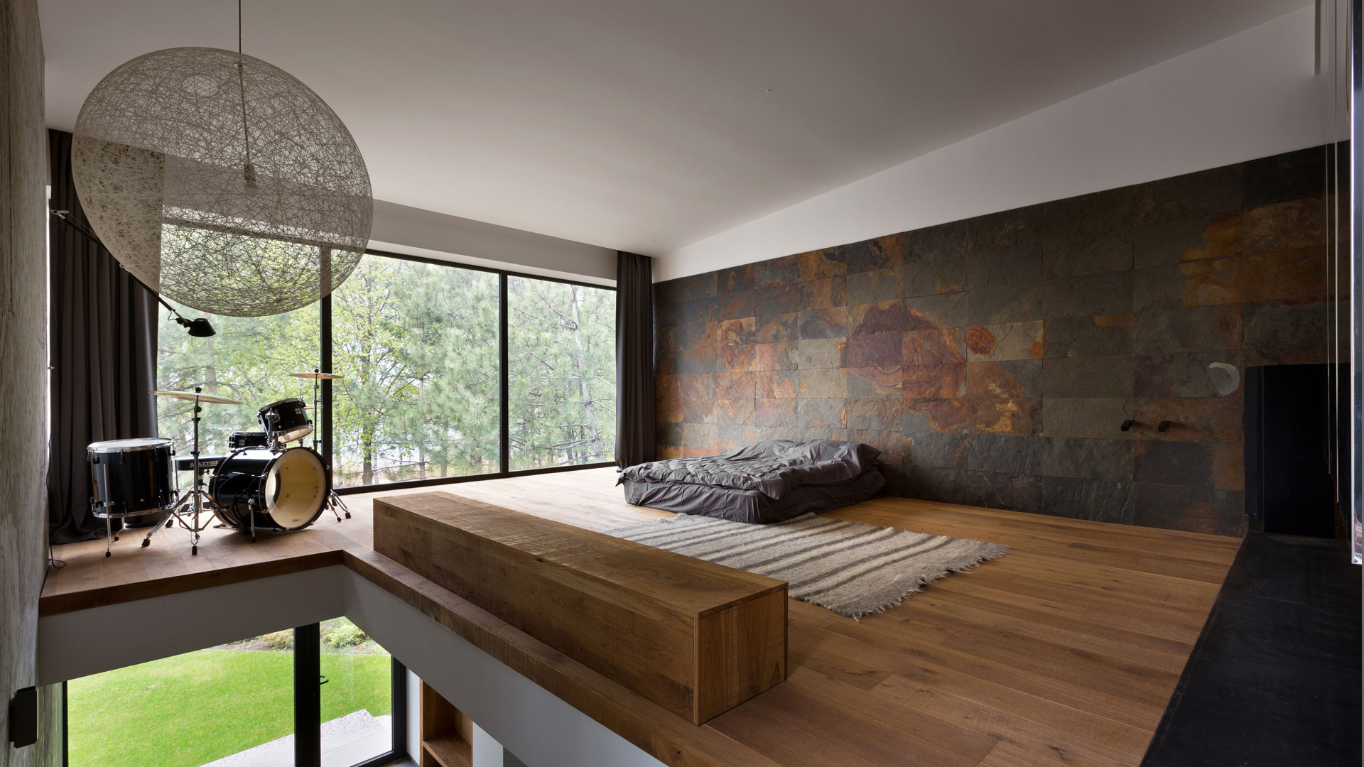 An Elegant Home with Cantilevered Staircase on the Picturesque Banks of the River in Dnipropetrovsk by Azovskiy & Pahomova architects (11)