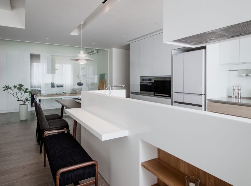 An Elegant House with a Perfect Mix of Classic and Contemporary Touches in Kaohsiung City, Taiwan by PDM (11)