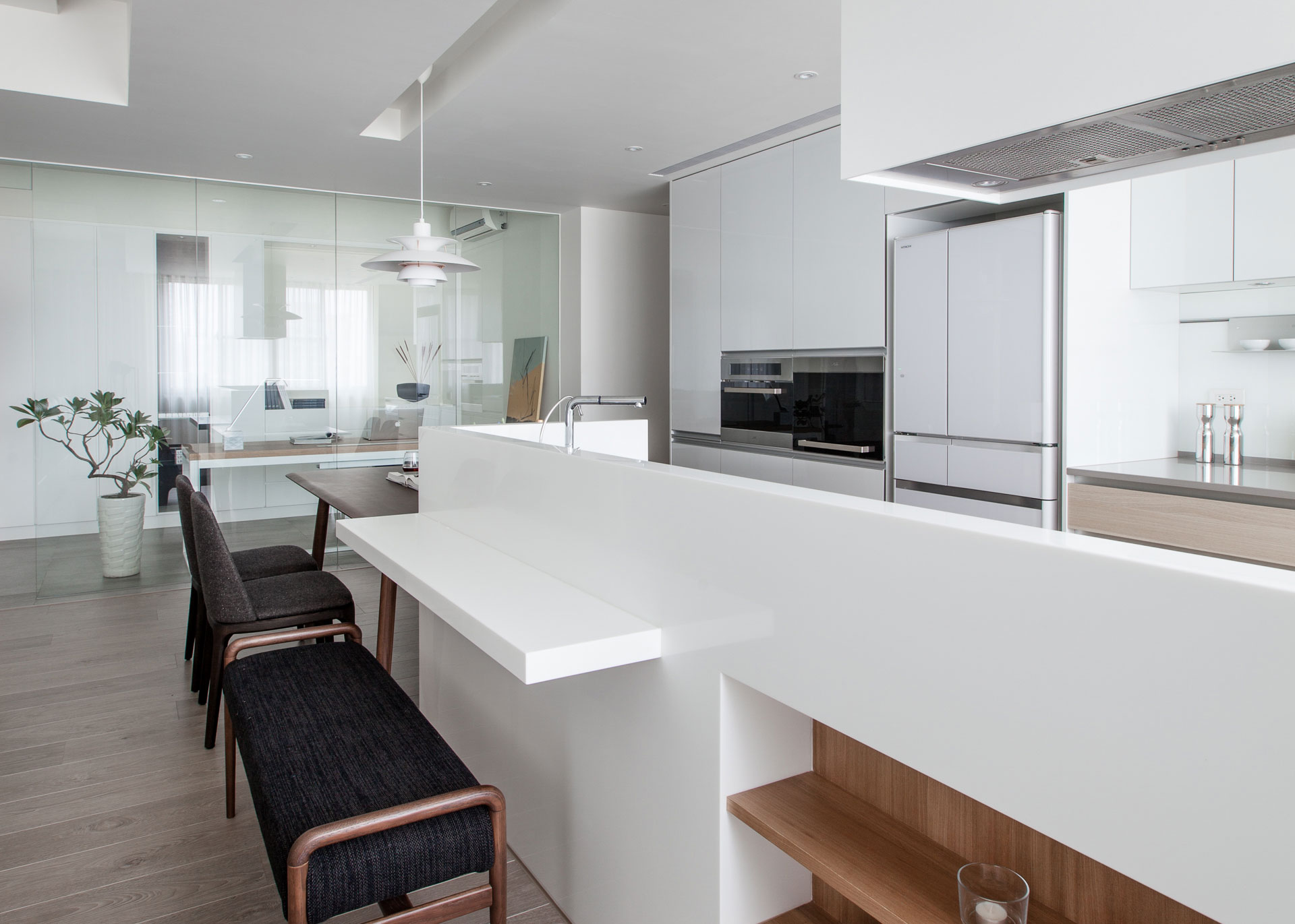 An Elegant House with a Perfect Mix of Classic and Contemporary Touches in Kaohsiung City, Taiwan by PDM (12)