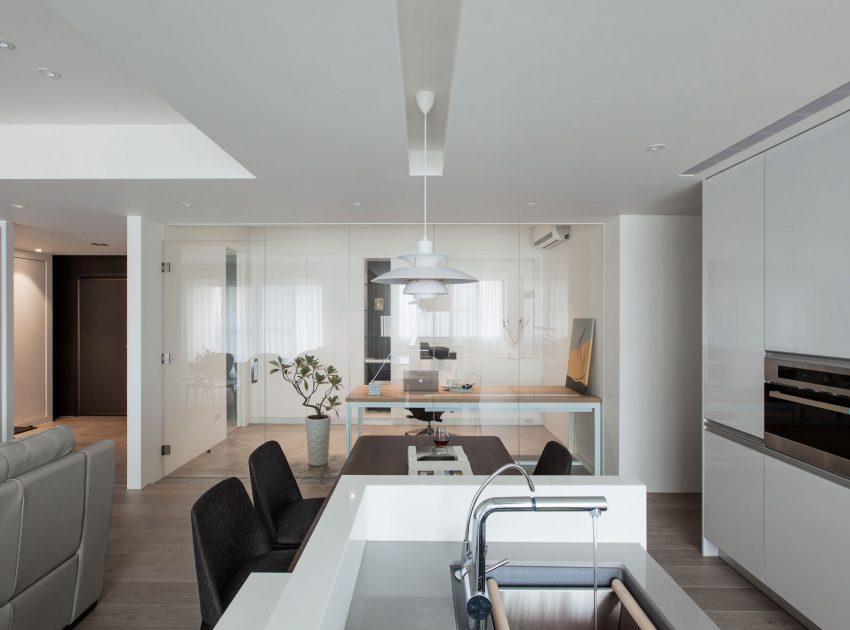 An Elegant House with a Perfect Mix of Classic and Contemporary Touches in Kaohsiung City, Taiwan by PDM (13)