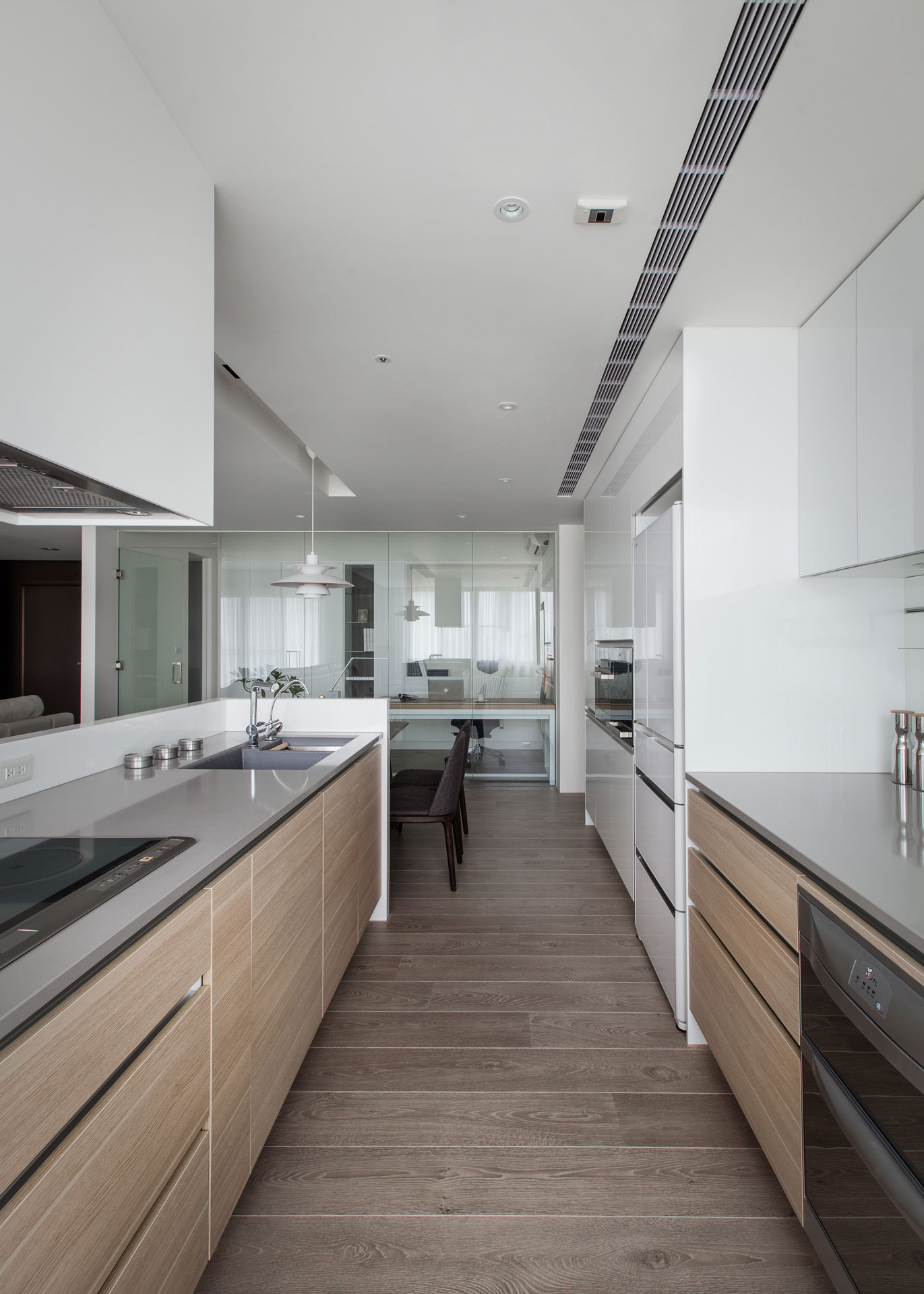 An Elegant House with a Perfect Mix of Classic and Contemporary Touches in Kaohsiung City, Taiwan by PDM (14)