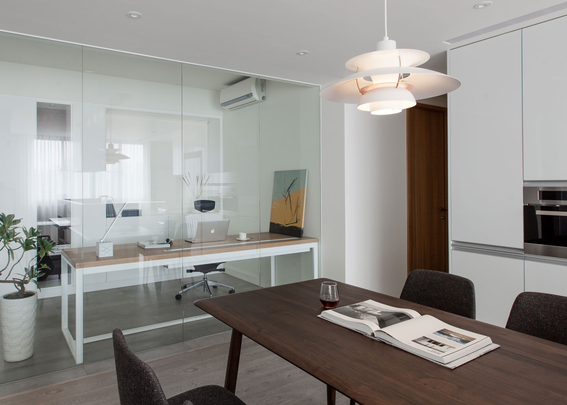 An Elegant House with a Perfect Mix of Classic and Contemporary Touches in Kaohsiung City, Taiwan by PDM (15)