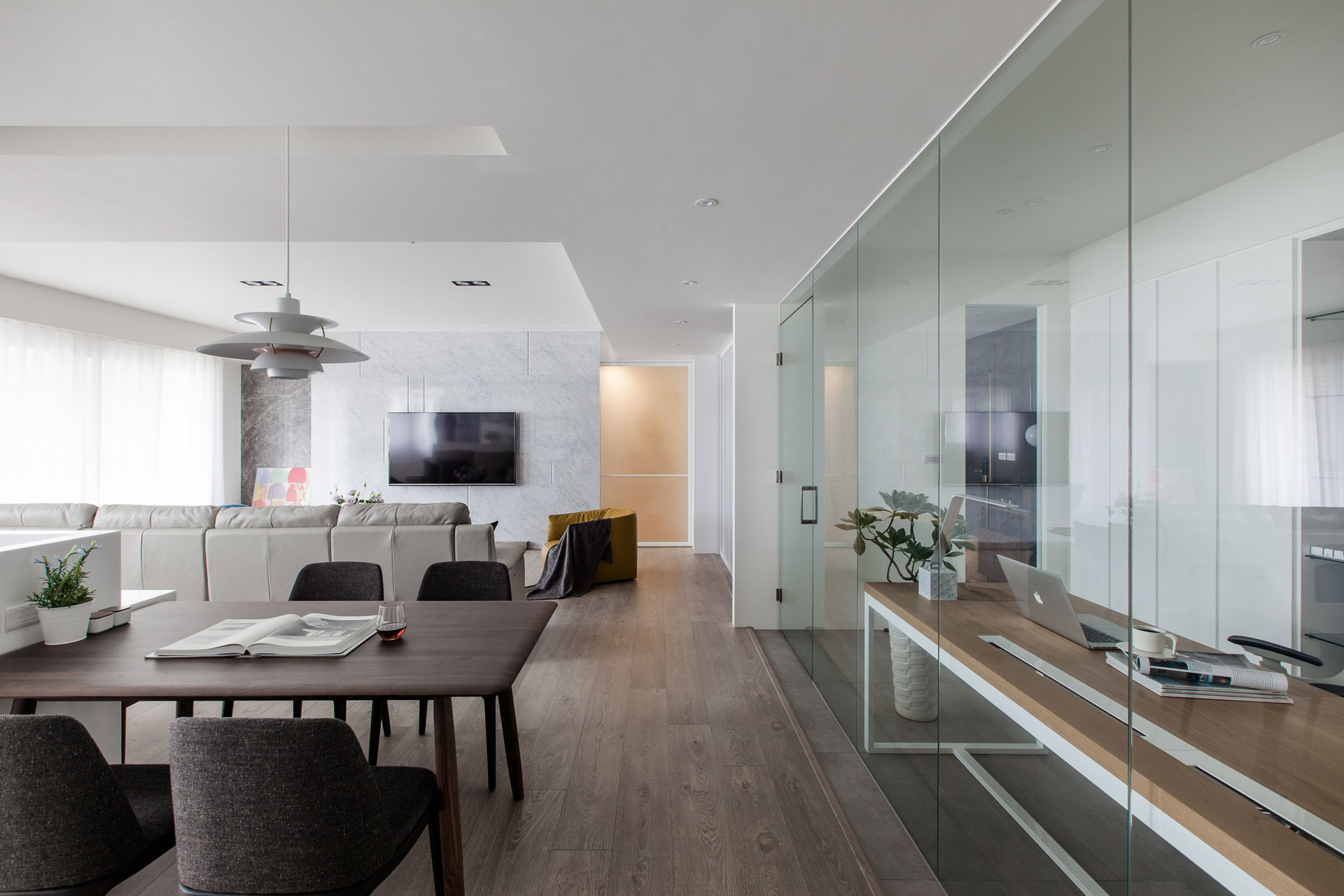 An Elegant House with a Perfect Mix of Classic and Contemporary Touches in Kaohsiung City, Taiwan by PDM (18)