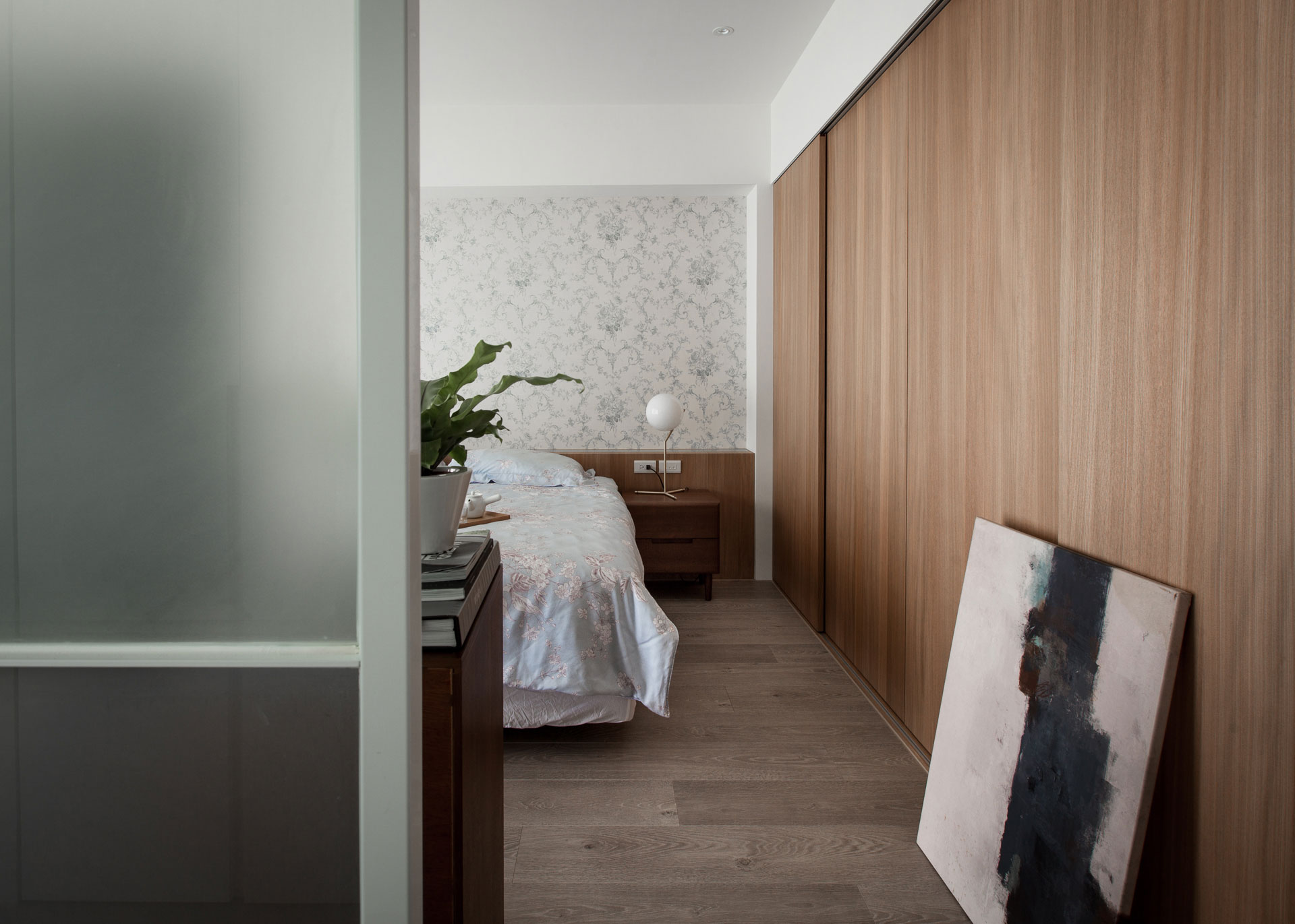 An Elegant House with a Perfect Mix of Classic and Contemporary Touches in Kaohsiung City, Taiwan by PDM (22)