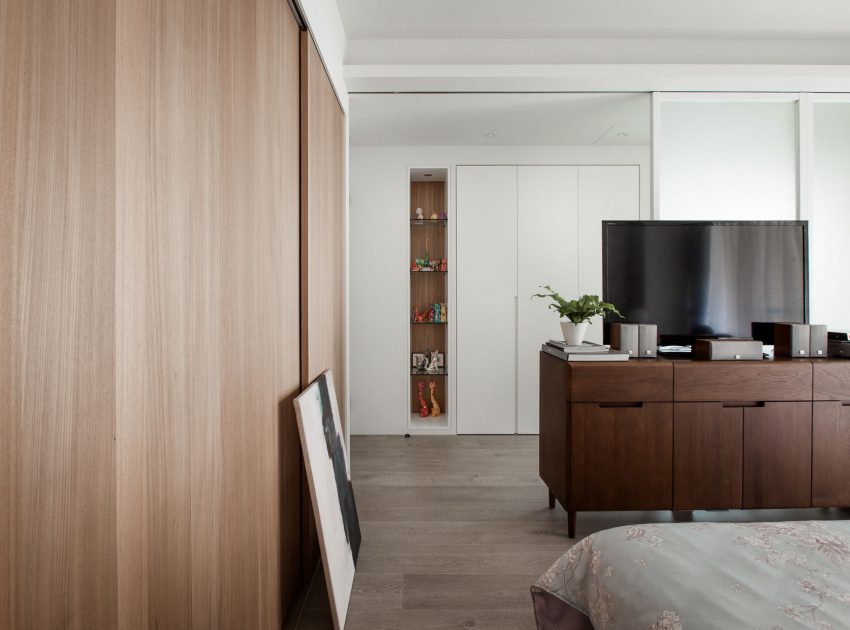 An Elegant House with a Perfect Mix of Classic and Contemporary Touches in Kaohsiung City, Taiwan by PDM (23)