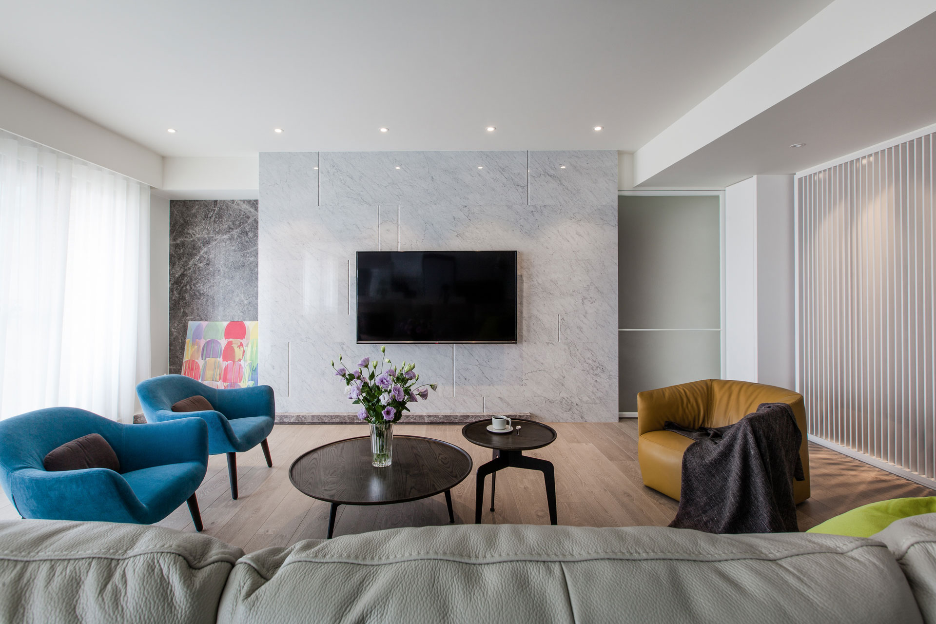 An Elegant House with a Perfect Mix of Classic and Contemporary Touches in Kaohsiung City, Taiwan by PDM (3)