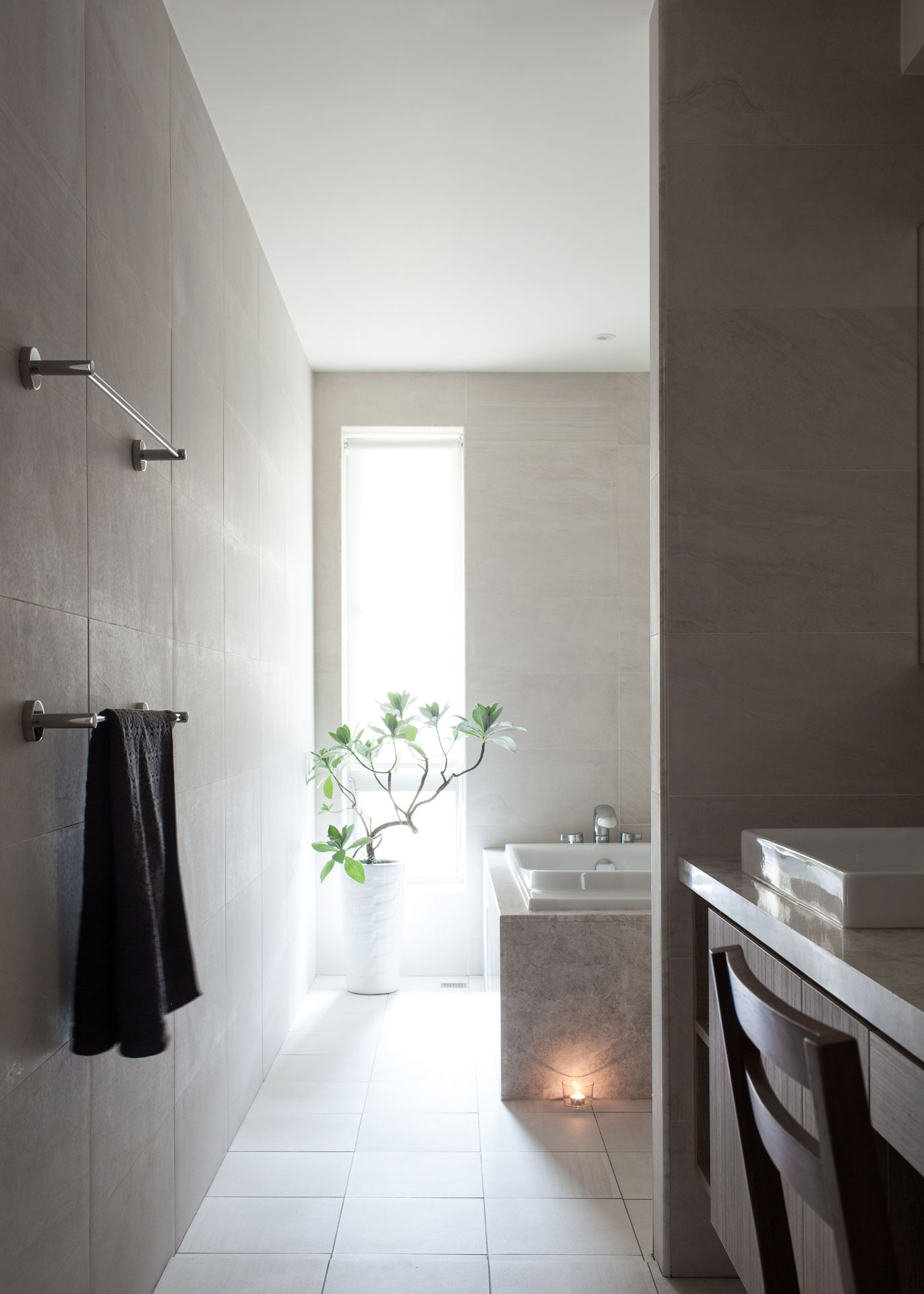 An Elegant House with a Perfect Mix of Classic and Contemporary Touches in Kaohsiung City, Taiwan by PDM (30)