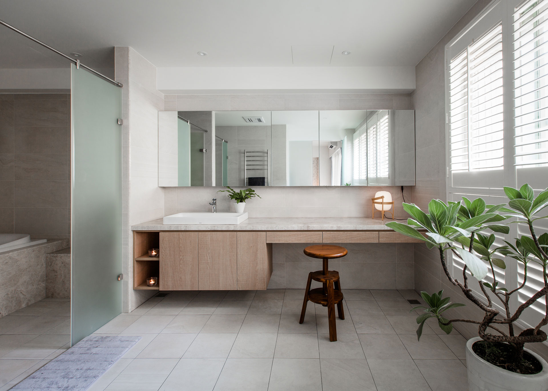 An Elegant House with a Perfect Mix of Classic and Contemporary Touches in Kaohsiung City, Taiwan by PDM (31)