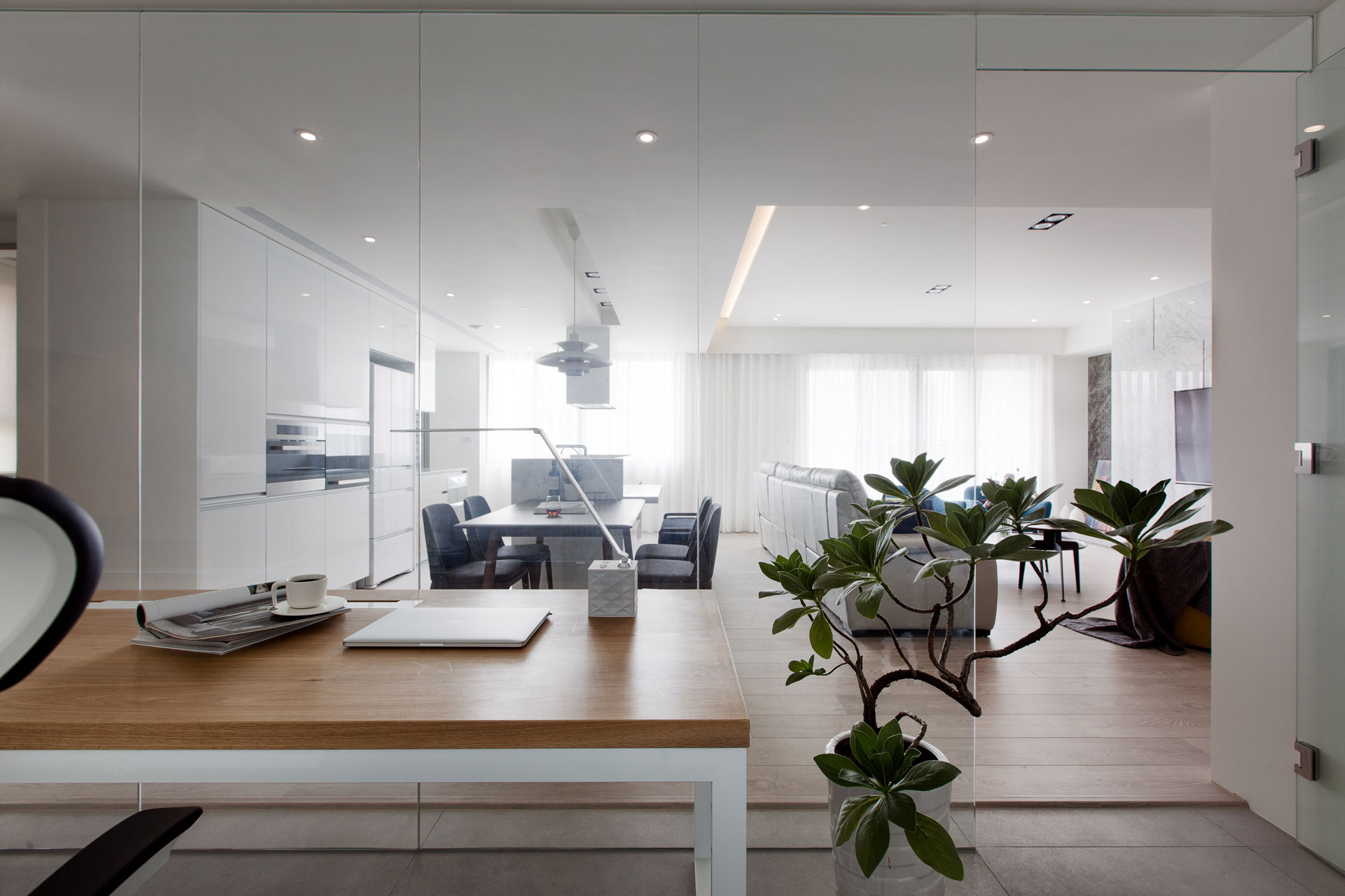 An Elegant House with a Perfect Mix of Classic and Contemporary Touches in Kaohsiung City, Taiwan by PDM (34)