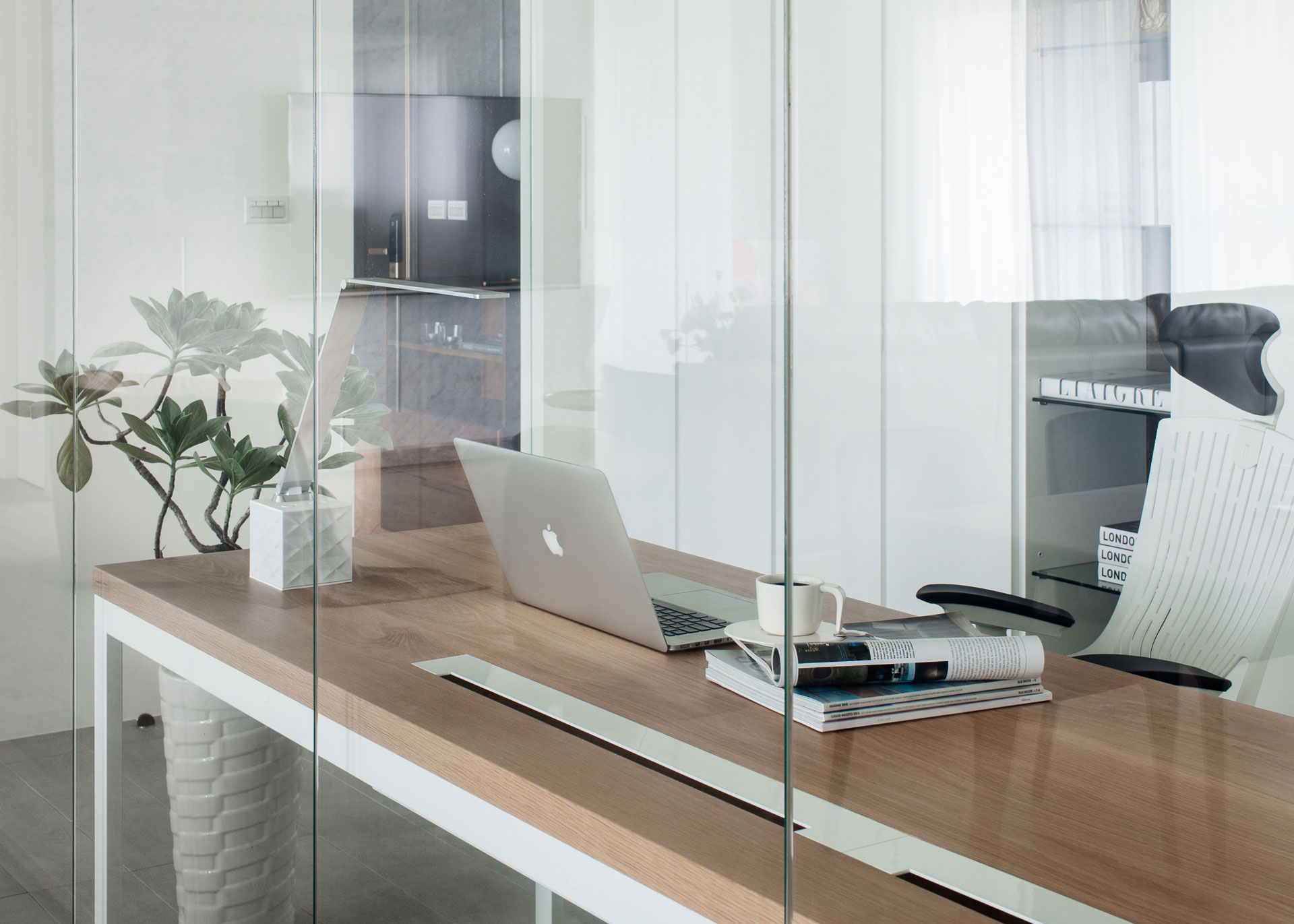 An Elegant House with a Perfect Mix of Classic and Contemporary Touches in Kaohsiung City, Taiwan by PDM (36)