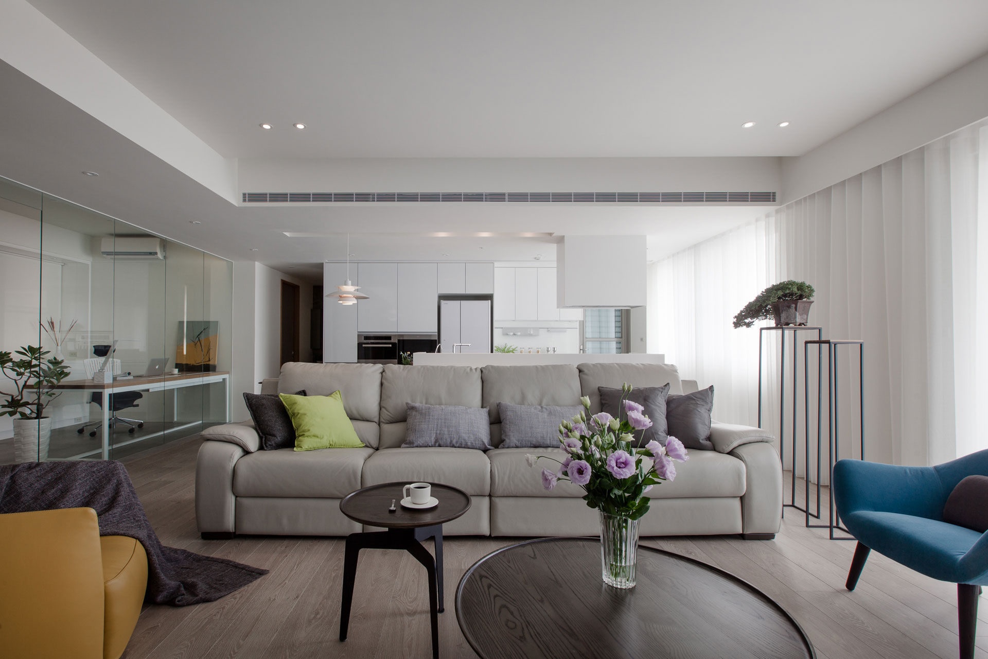 An Elegant House with a Perfect Mix of Classic and Contemporary Touches in Kaohsiung City, Taiwan by PDM (6)