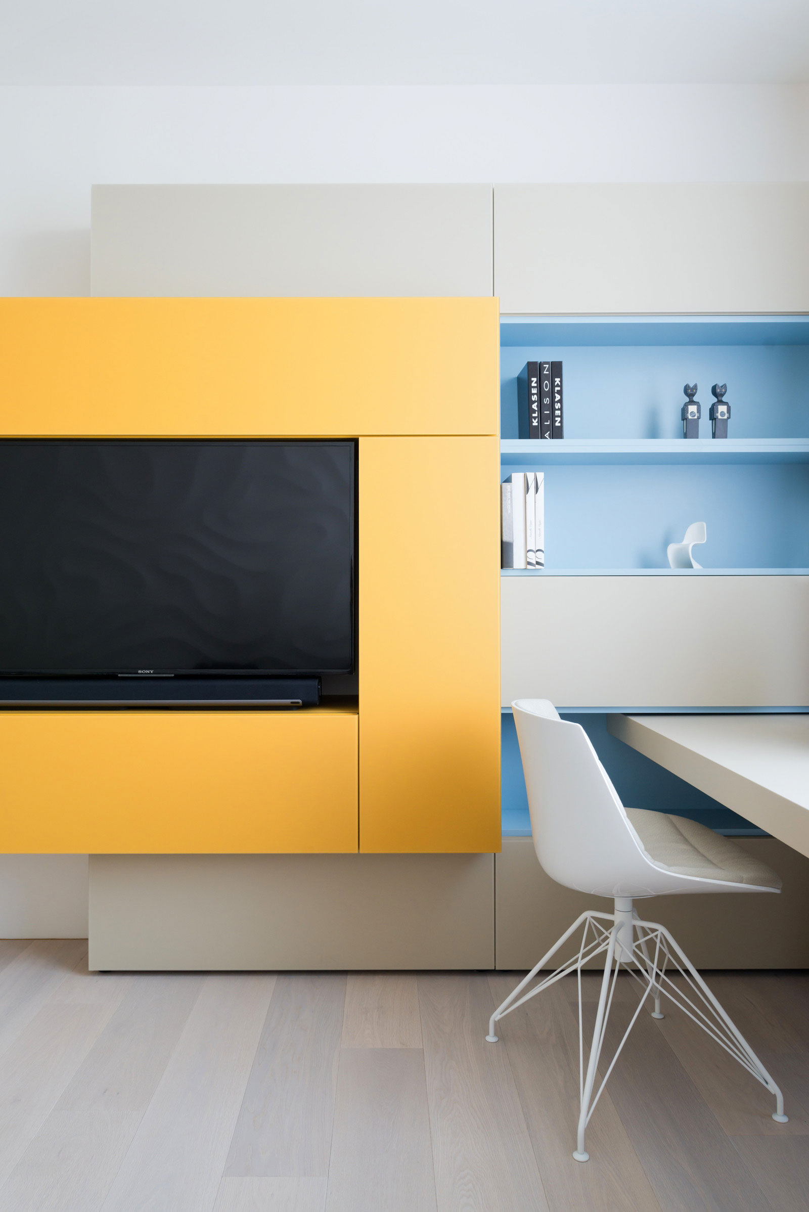 An Elegant Modern Apartment for a Young Family with Two Small Children in Moscow by Alexandra Fedorova (12)