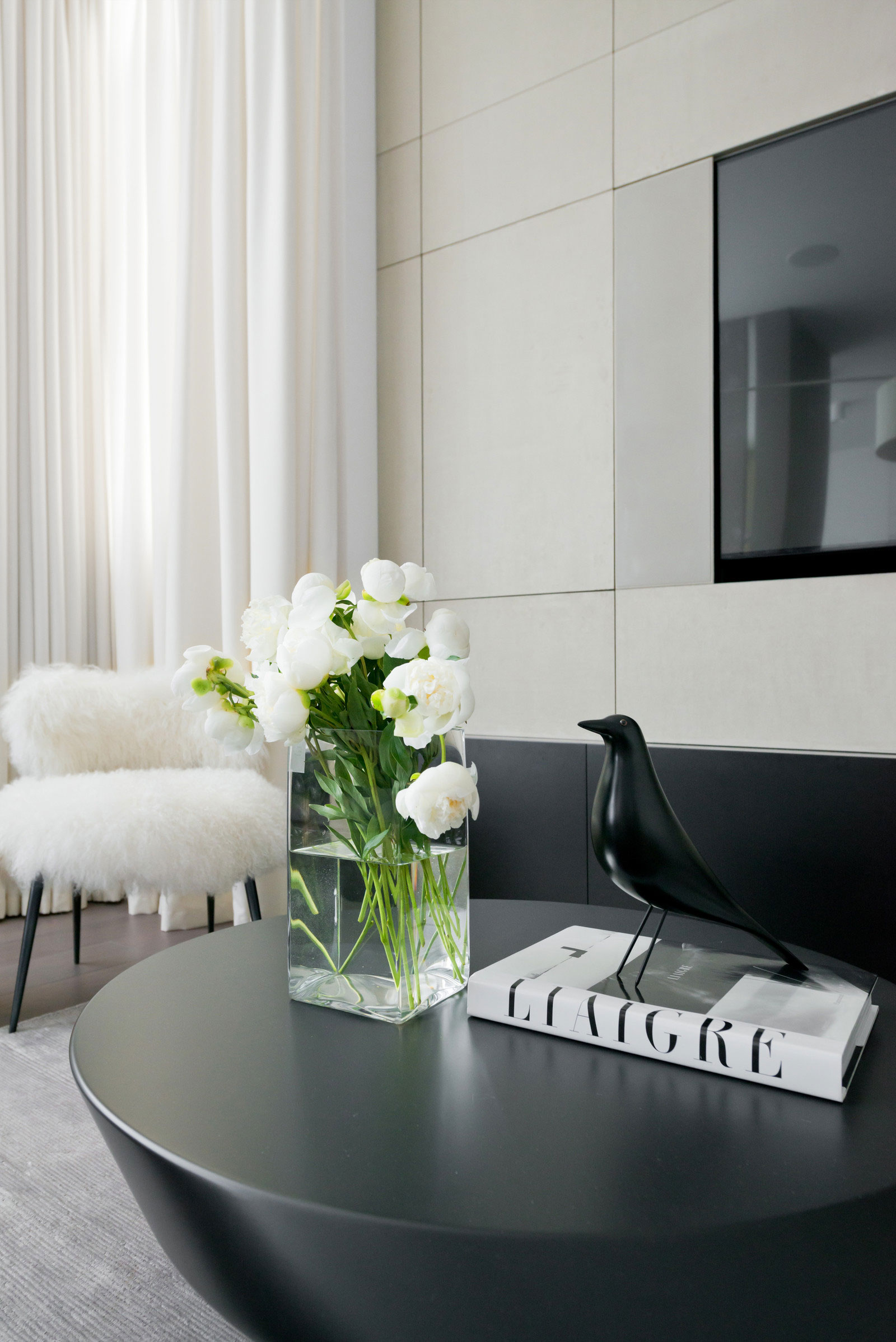 An Elegant Modern Apartment for a Young Family with Two Small Children in Moscow by Alexandra Fedorova (3)