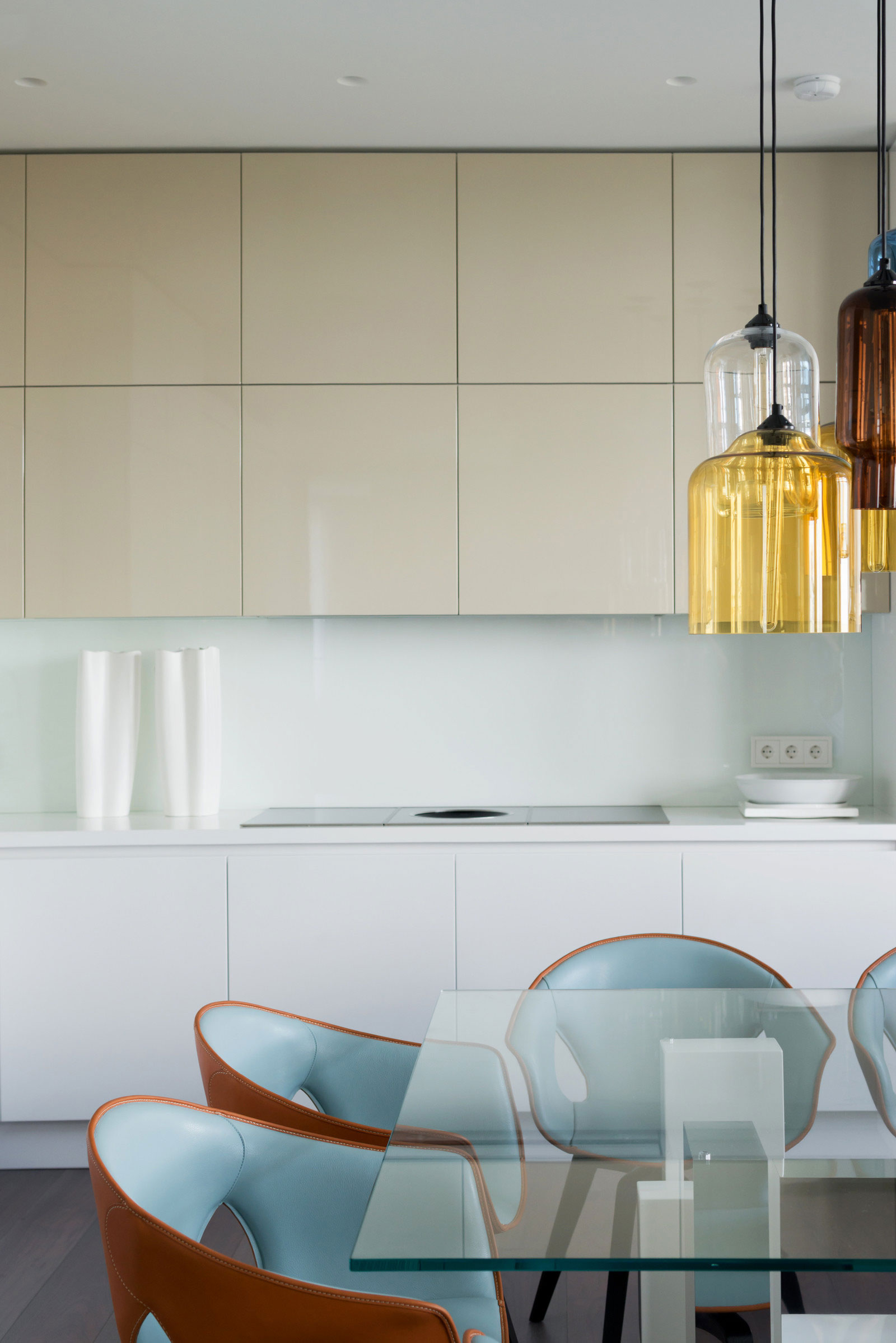 An Elegant Modern Apartment for a Young Family with Two Small Children in Moscow by Alexandra Fedorova (7)