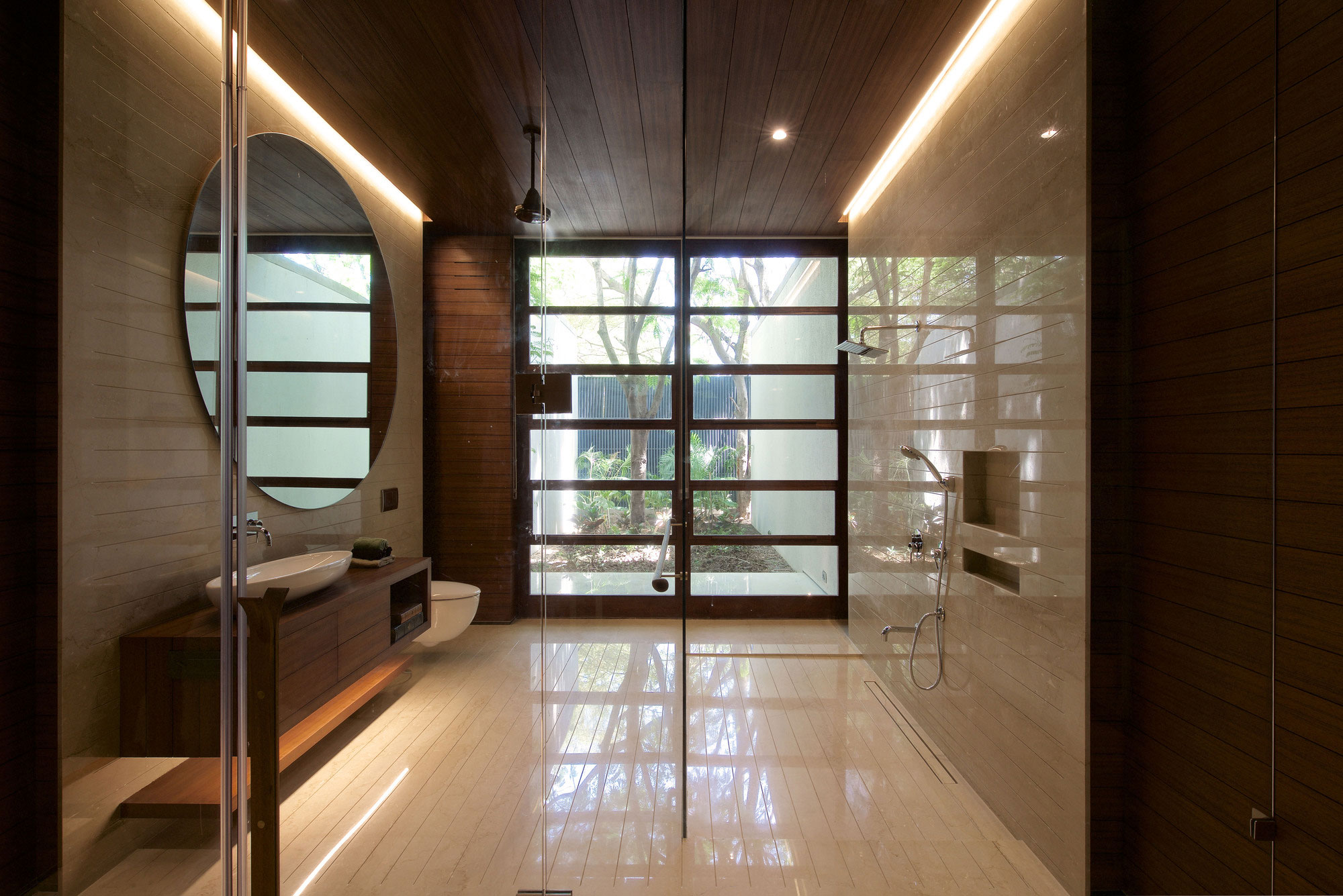 An Elegant Modern Home with Bright and Airy Interiors in Ahmedabad, India by SPASM Design Architects (13)