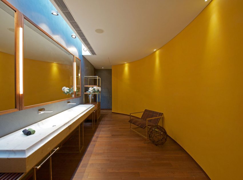 An Elegant Modern Home with Bright and Airy Interiors in Ahmedabad, India by SPASM Design Architects (14)