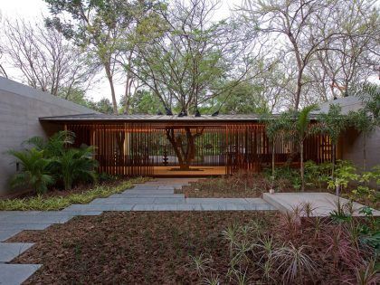 An Elegant Modern Home with Bright and Airy Interiors in Ahmedabad, India by SPASM Design Architects (17)