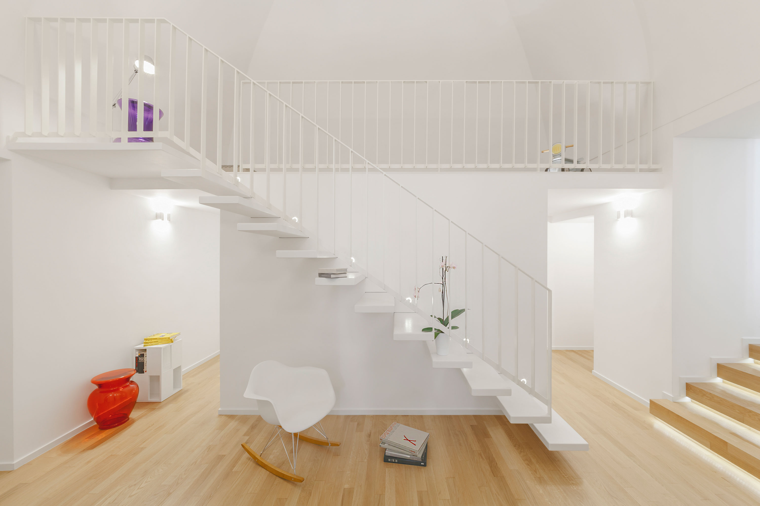 An Elegant and Luminous Home with a White Theme in Puglia, Italy by Salvatore Cannito (10)