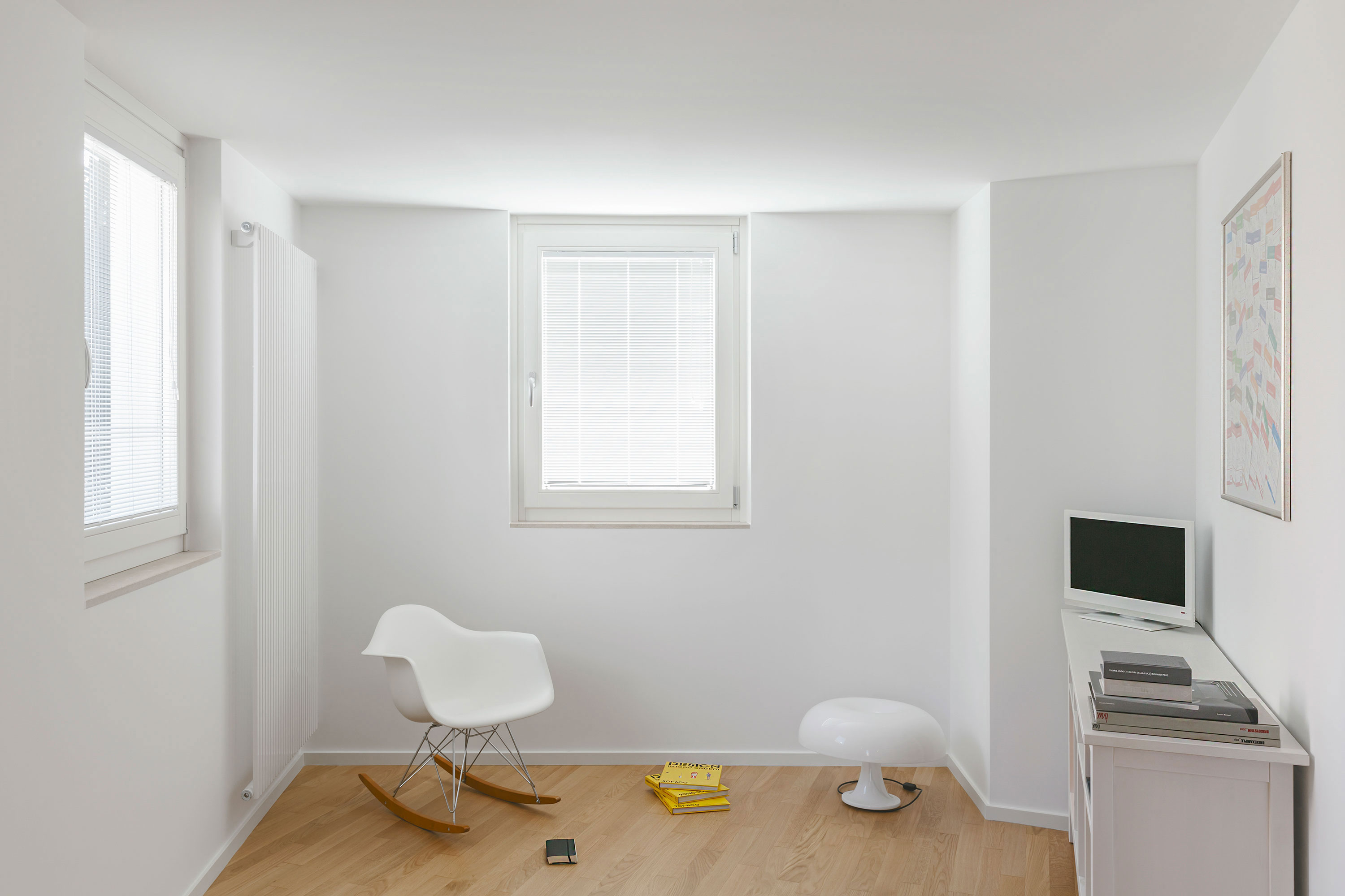 An Elegant and Luminous Home with a White Theme in Puglia, Italy by Salvatore Cannito (17)