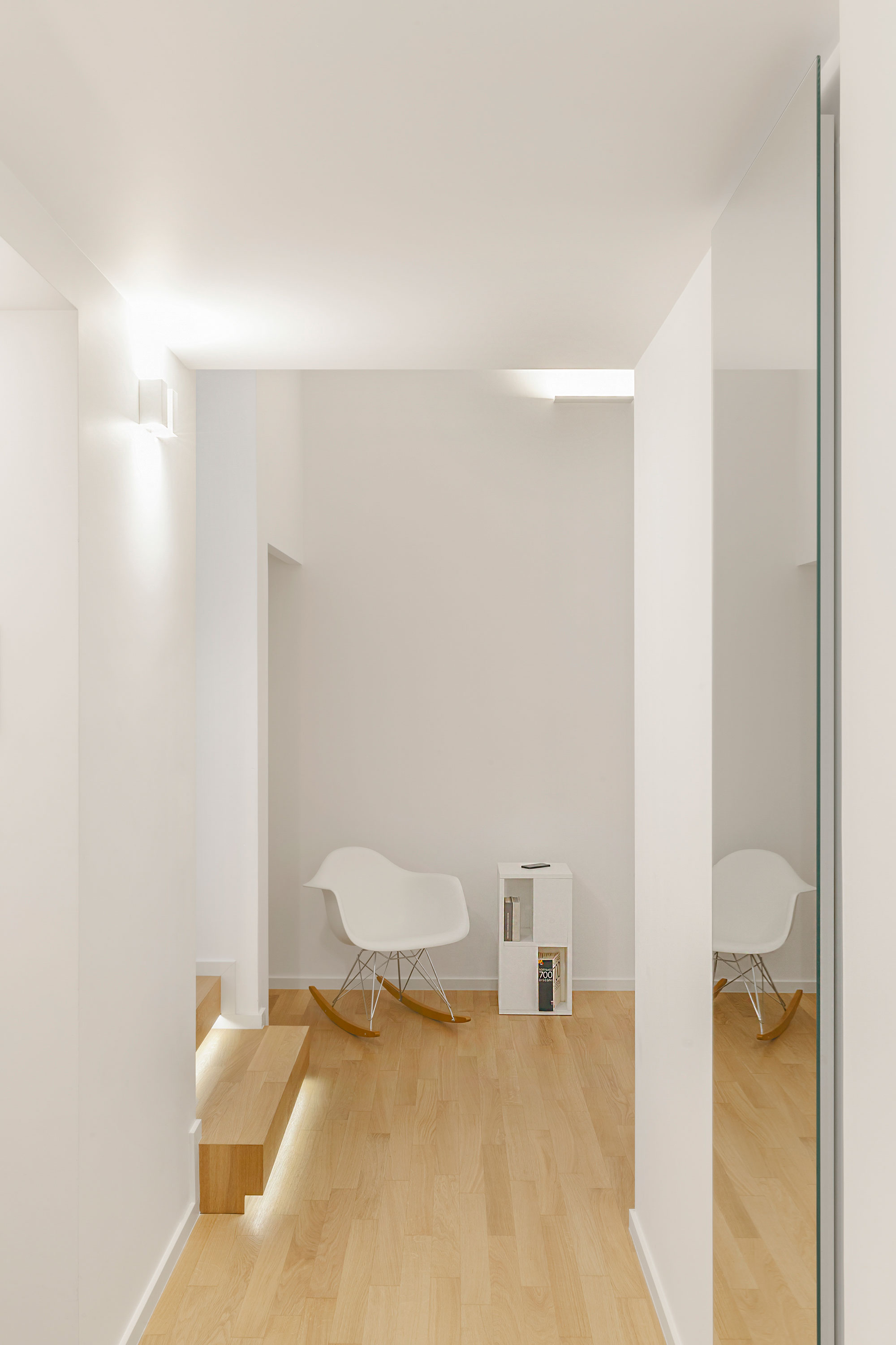 An Elegant and Luminous Home with a White Theme in Puglia, Italy by Salvatore Cannito (8)