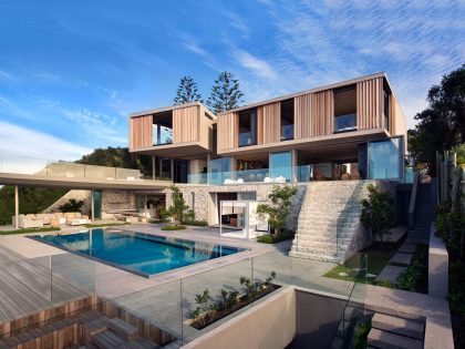 An Elegant and Spacious Family Home with Striking Interior Features in Plettenberg Bay by SAOTA (1)