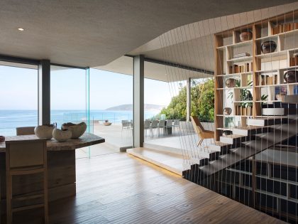 An Elegant and Spacious Family Home with Striking Interior Features in Plettenberg Bay by SAOTA (13)