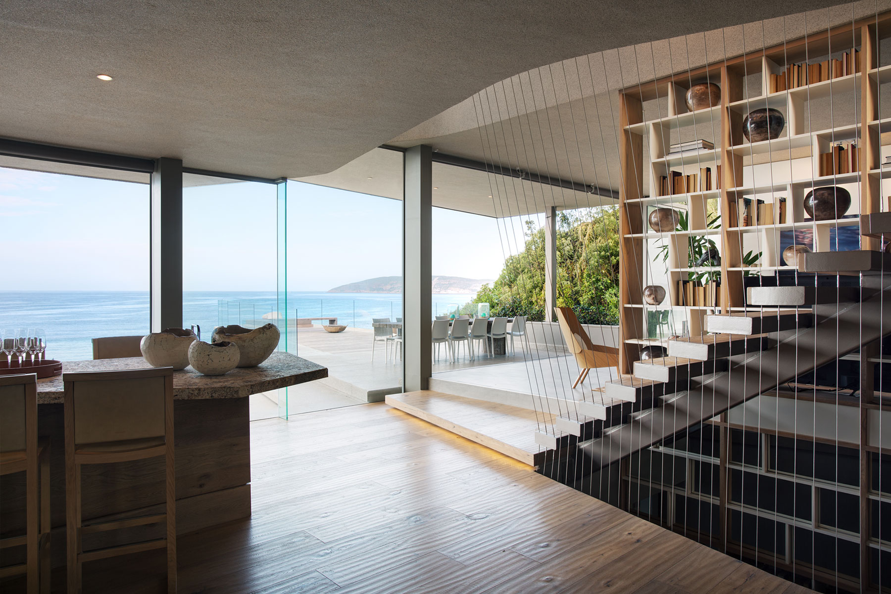 An Elegant and Spacious Family Home with Striking Interior Features in Plettenberg Bay by SAOTA (13)