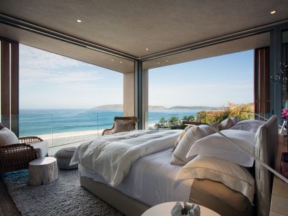 An Elegant and Spacious Family Home with Striking Interior Features in Plettenberg Bay by SAOTA (16)
