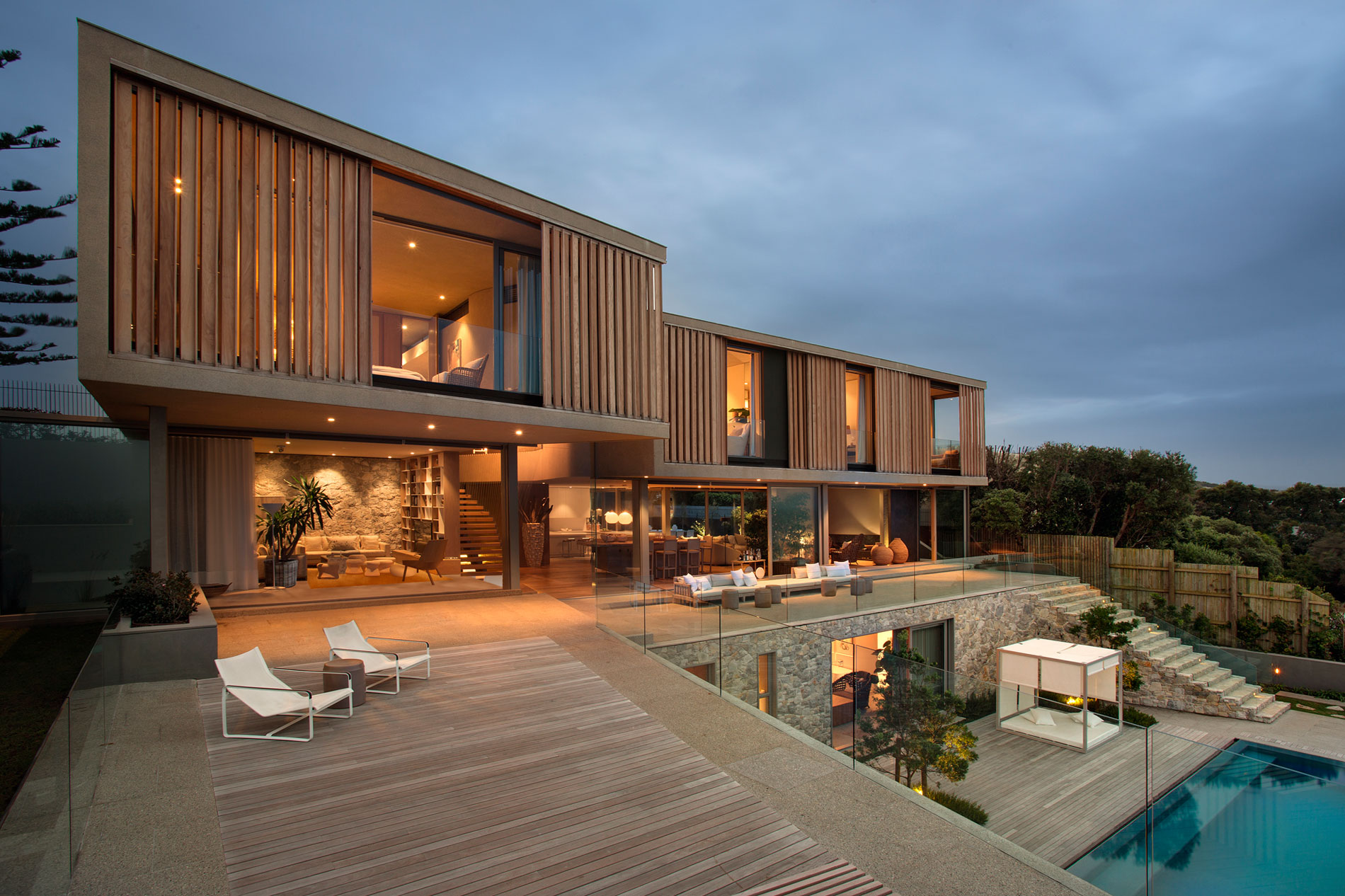 An Elegant and Spacious Family Home with Striking Interior Features in Plettenberg Bay by SAOTA (17)