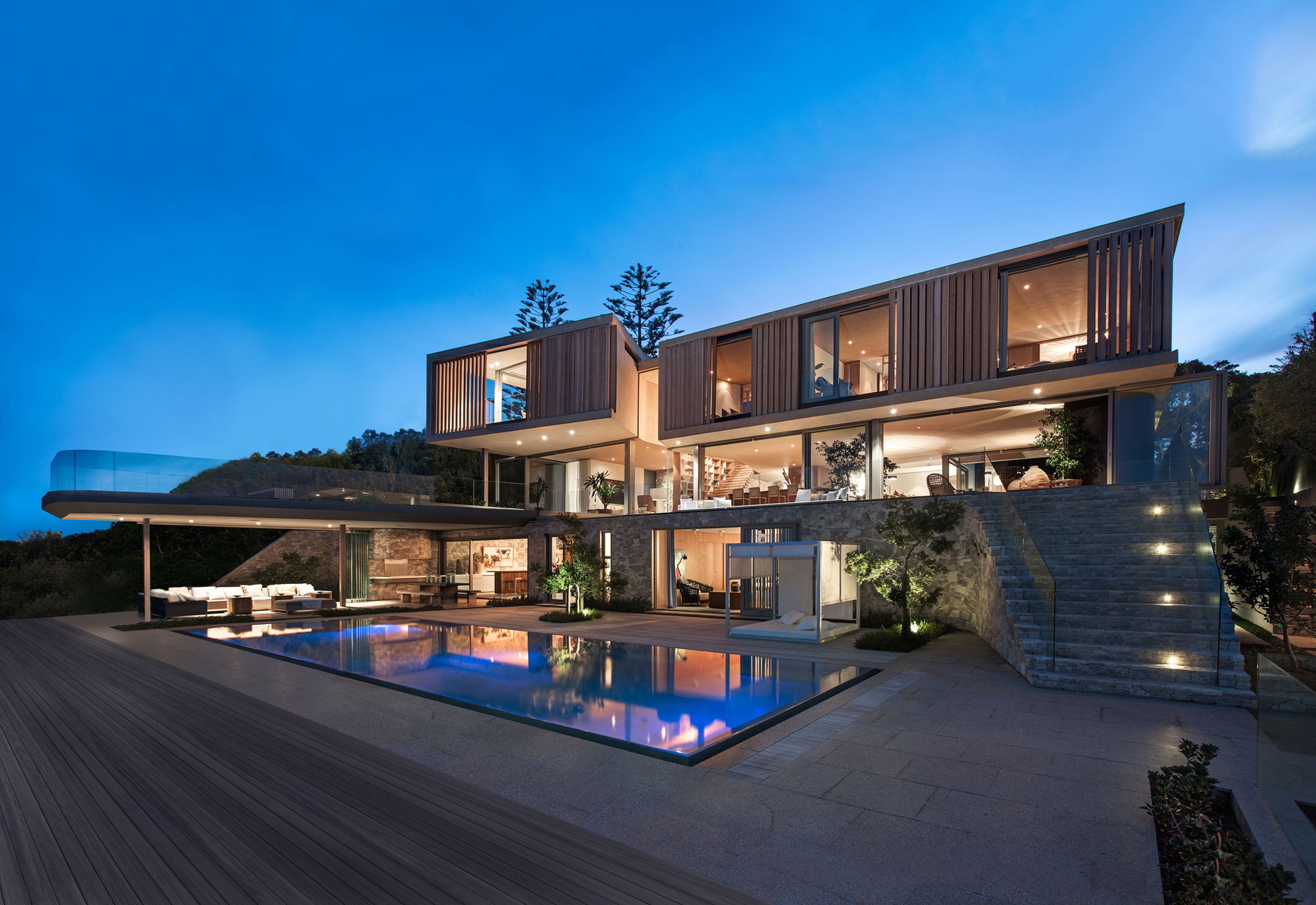 An Elegant and Spacious Family Home with Striking Interior Features in Plettenberg Bay by SAOTA (18)