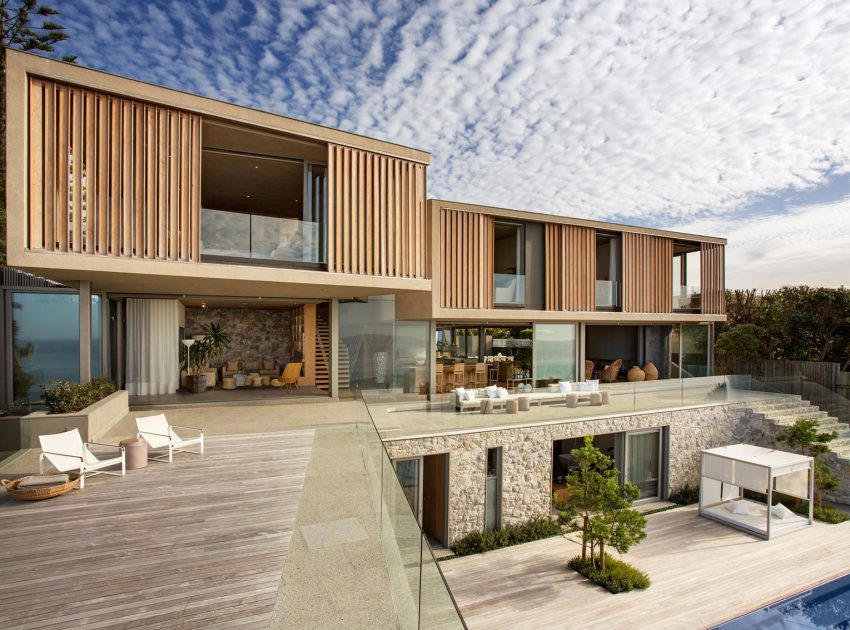 An Elegant and Spacious Family Home with Striking Interior Features in Plettenberg Bay by SAOTA (2)