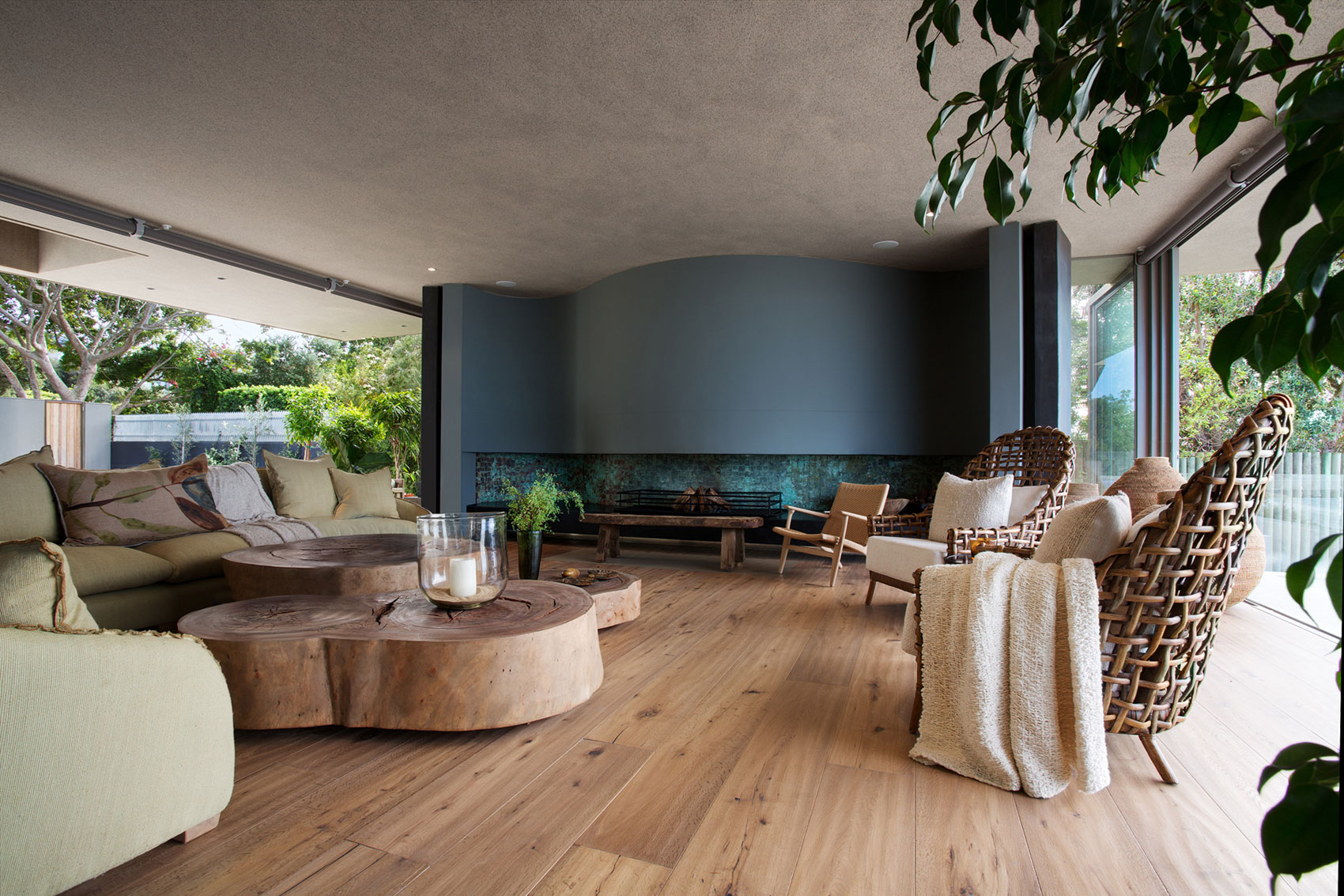 An Elegant and Spacious Family Home with Striking Interior Features in Plettenberg Bay by SAOTA (6)