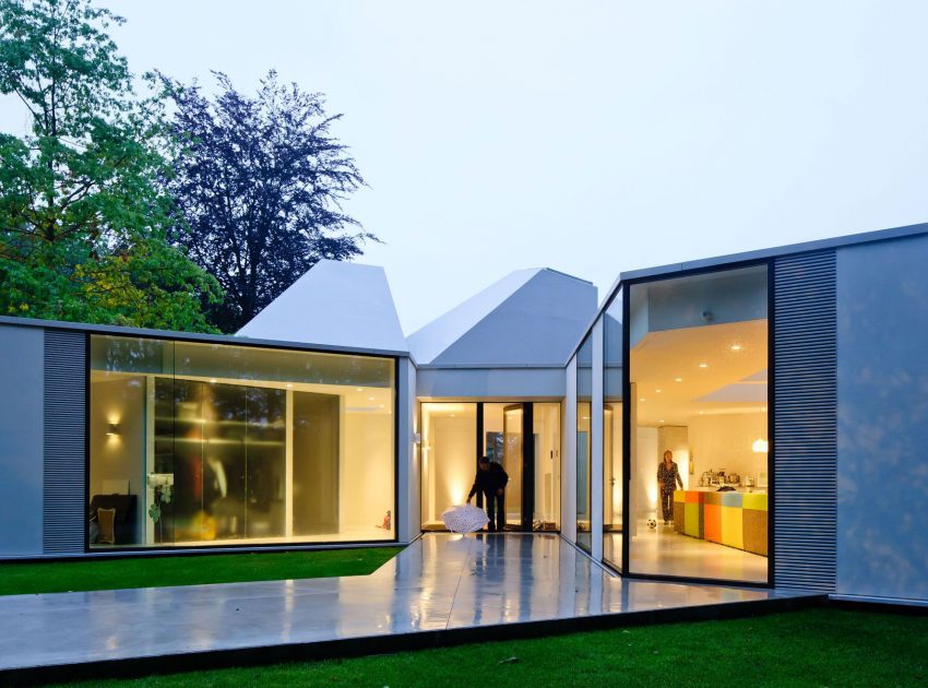 An Old Bungalow Transformed into a Spacious and Light Contemporary House in Hilversum, The Netherlands by Mecanoo (12)