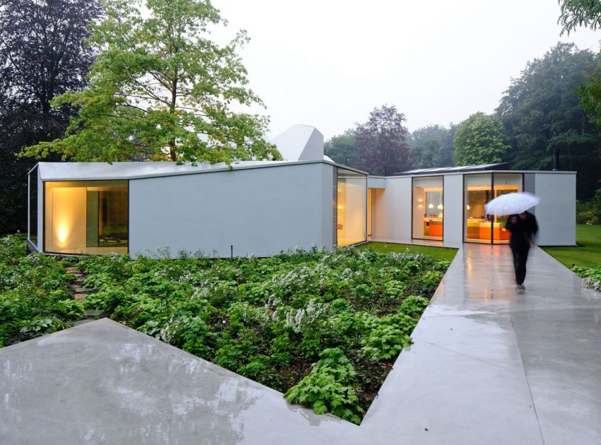 An Old Bungalow Transformed into a Spacious and Light Contemporary House in Hilversum, The Netherlands by Mecanoo (14)